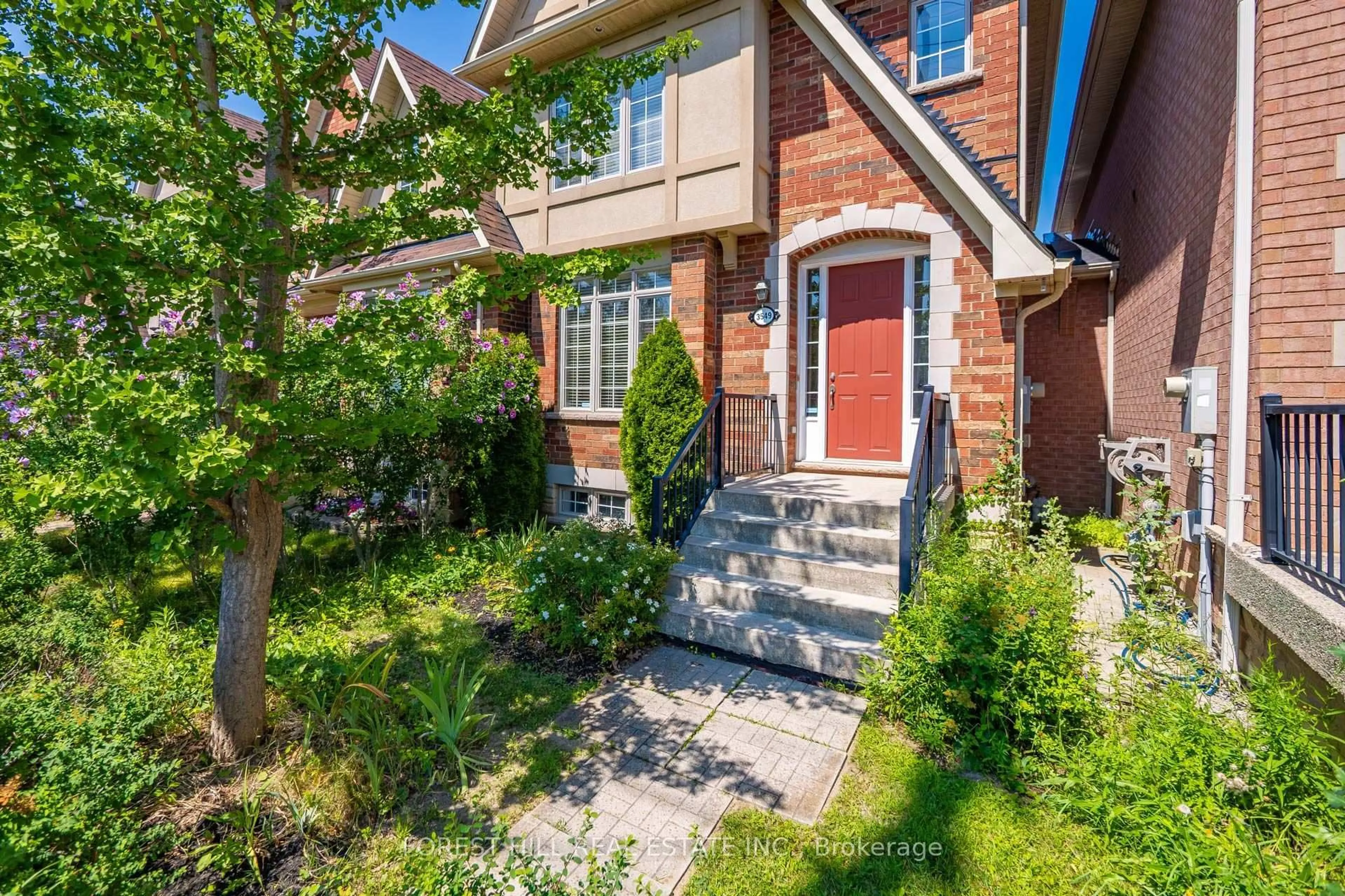 Home with brick exterior material, street for 3549 Eglinton Ave, Mississauga Ontario L5M 7T3