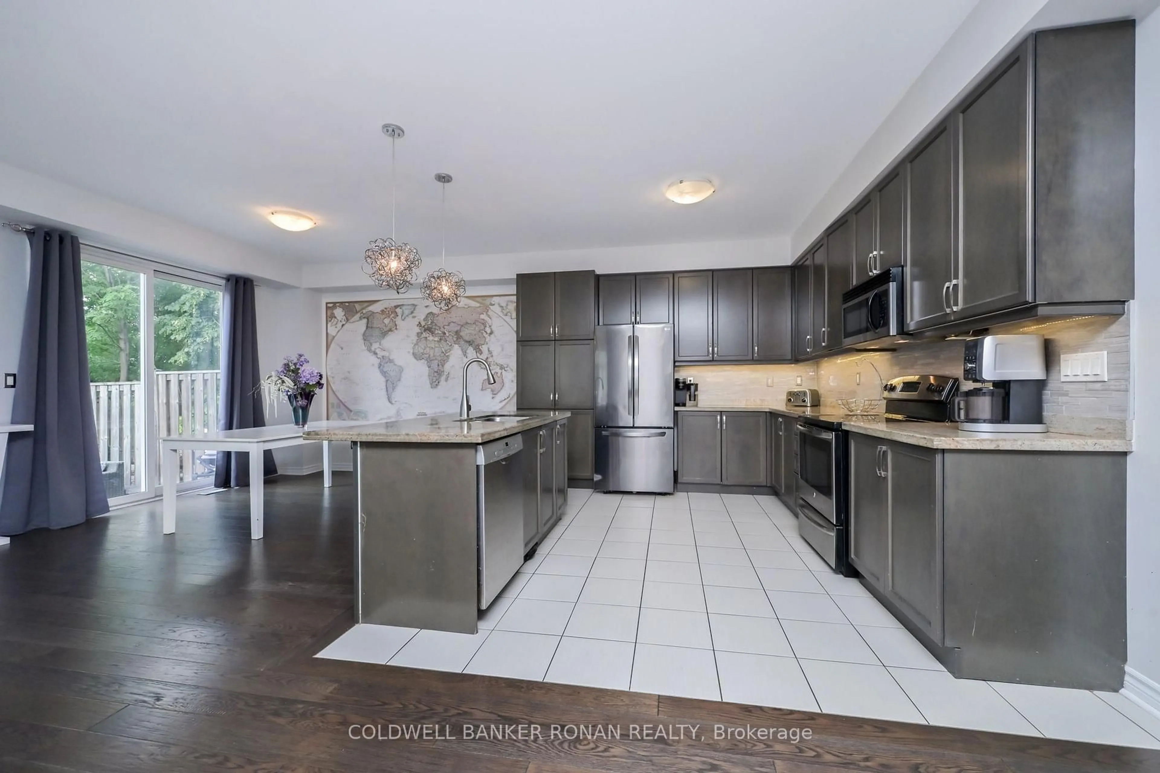 Open concept kitchen, ceramic/tile floor for 2375 Glenwood School Dr, Burlington Ontario L7R 3R9