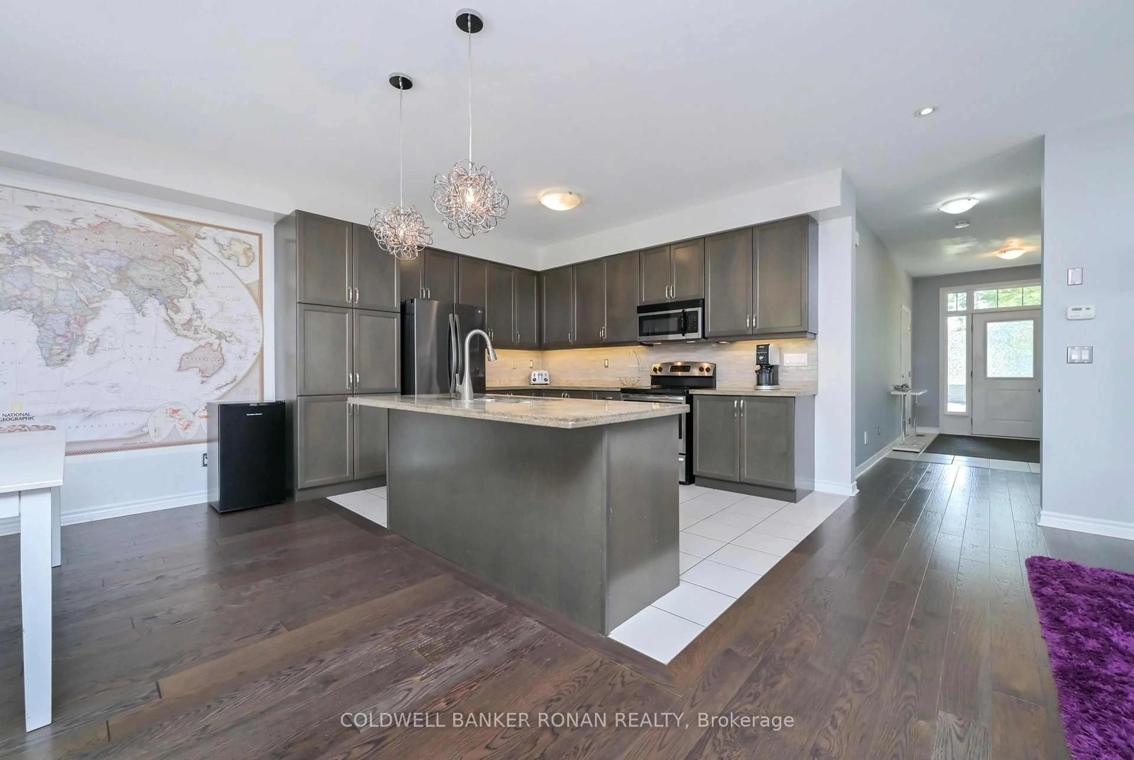 Open concept kitchen, unknown for 2375 Glenwood School Dr, Burlington Ontario L7R 3R9