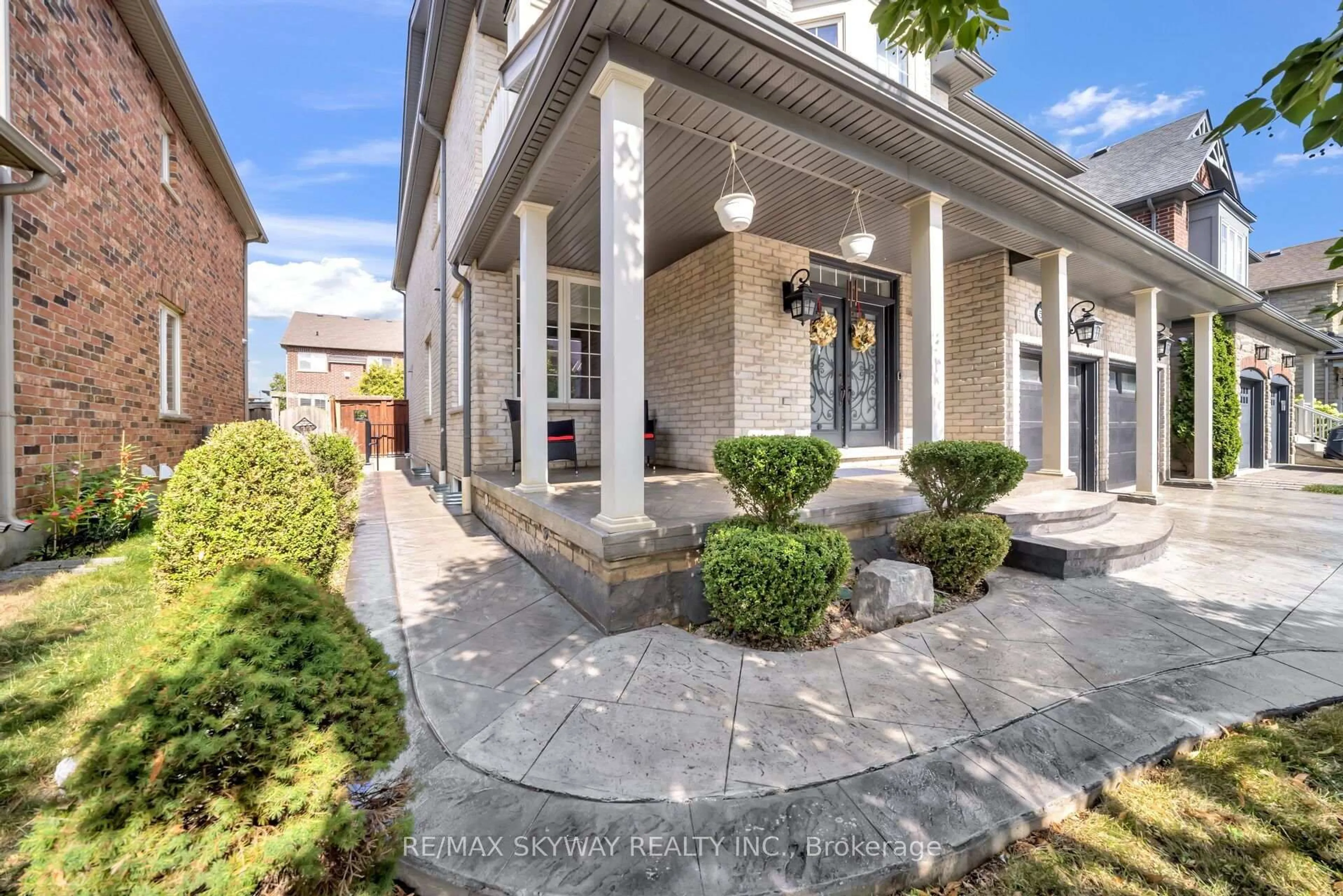 Home with brick exterior material, street for 51 Learmont Ave, Caledon Ontario L7C 3N3