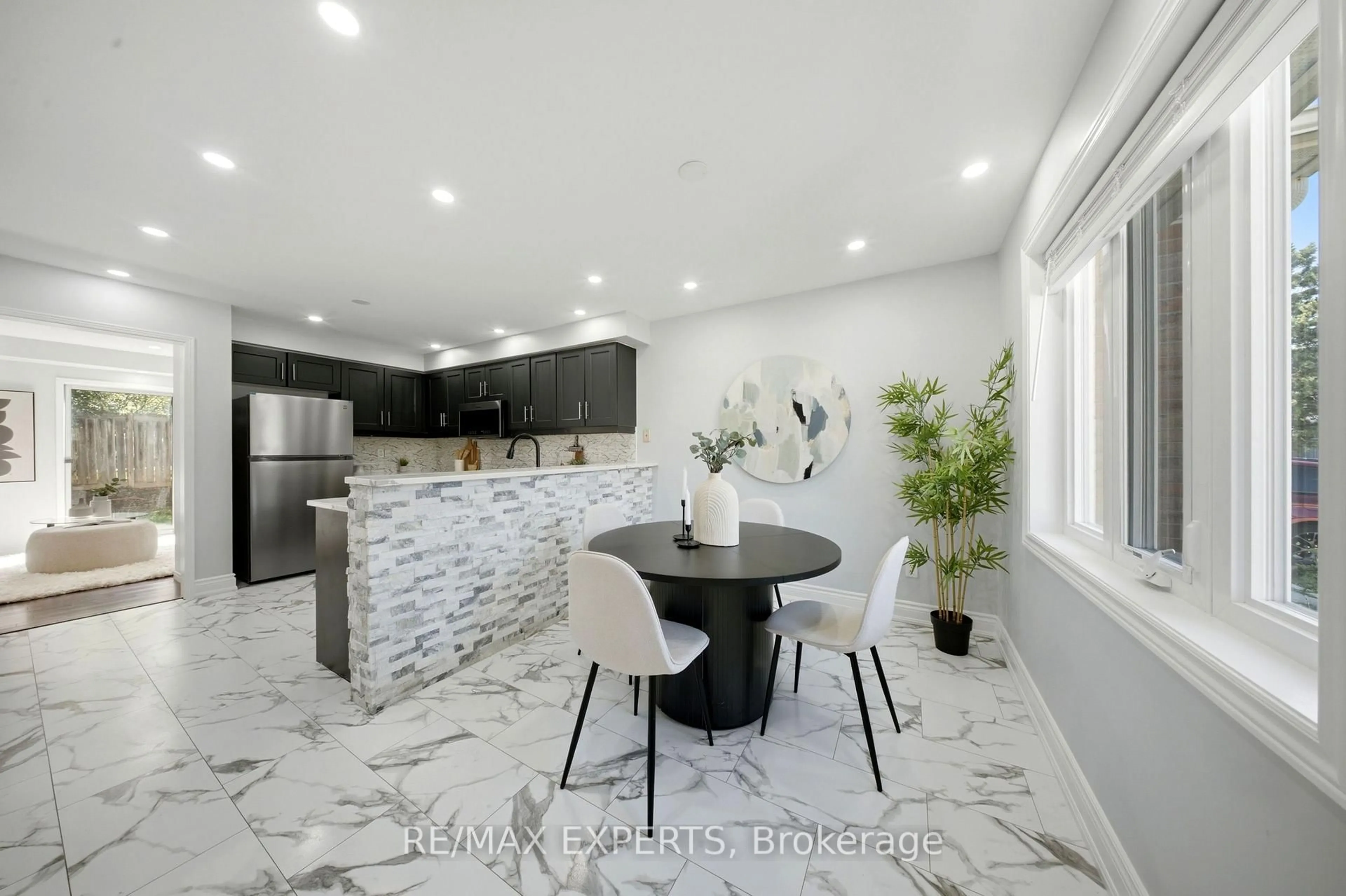 Contemporary kitchen, ceramic/tile floor for 5910 Greensboro Dr #113, Mississauga Ontario L5M 5Z6