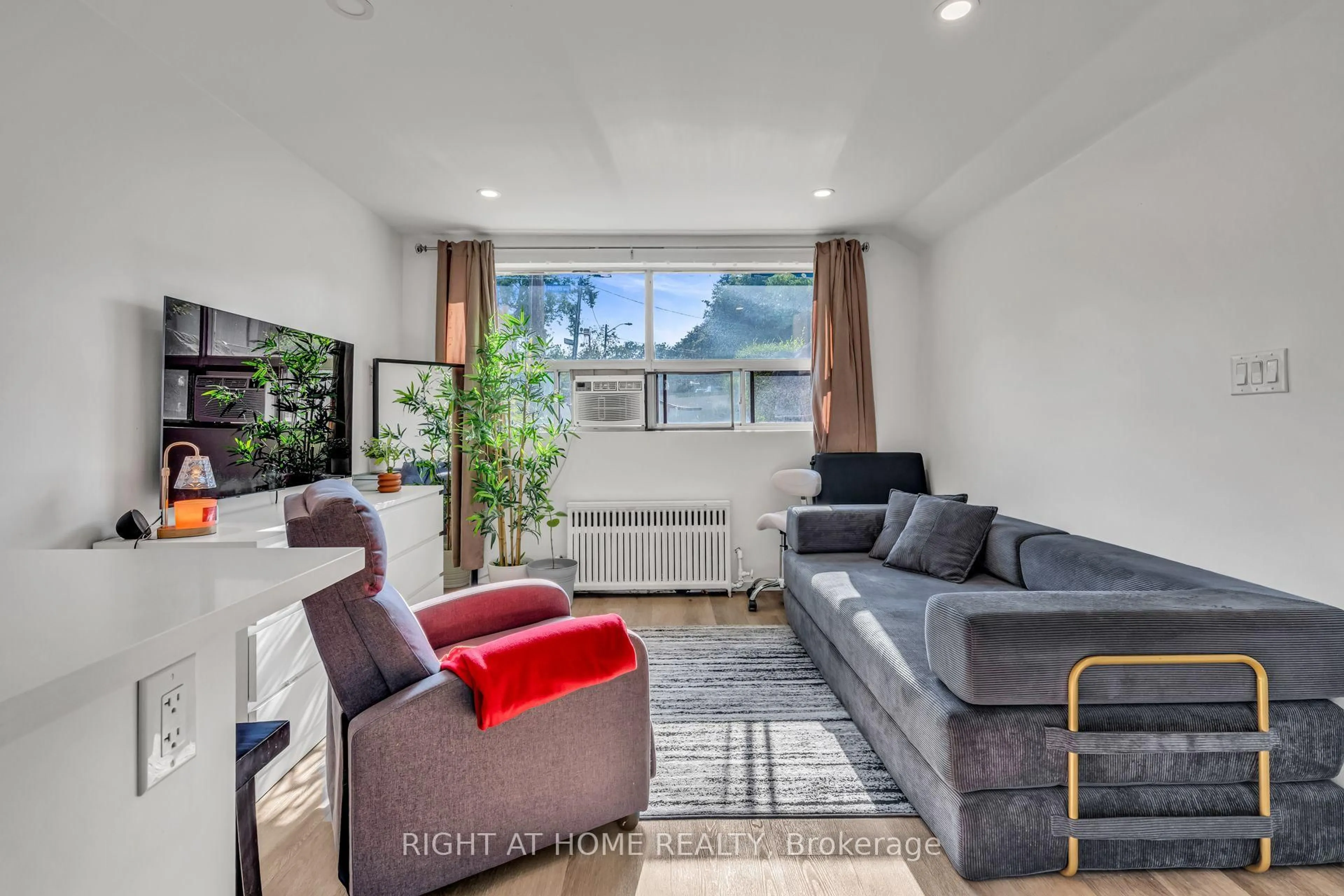 Living room with furniture, unknown for 497 Nairn Ave, Toronto Ontario M6E 4J2