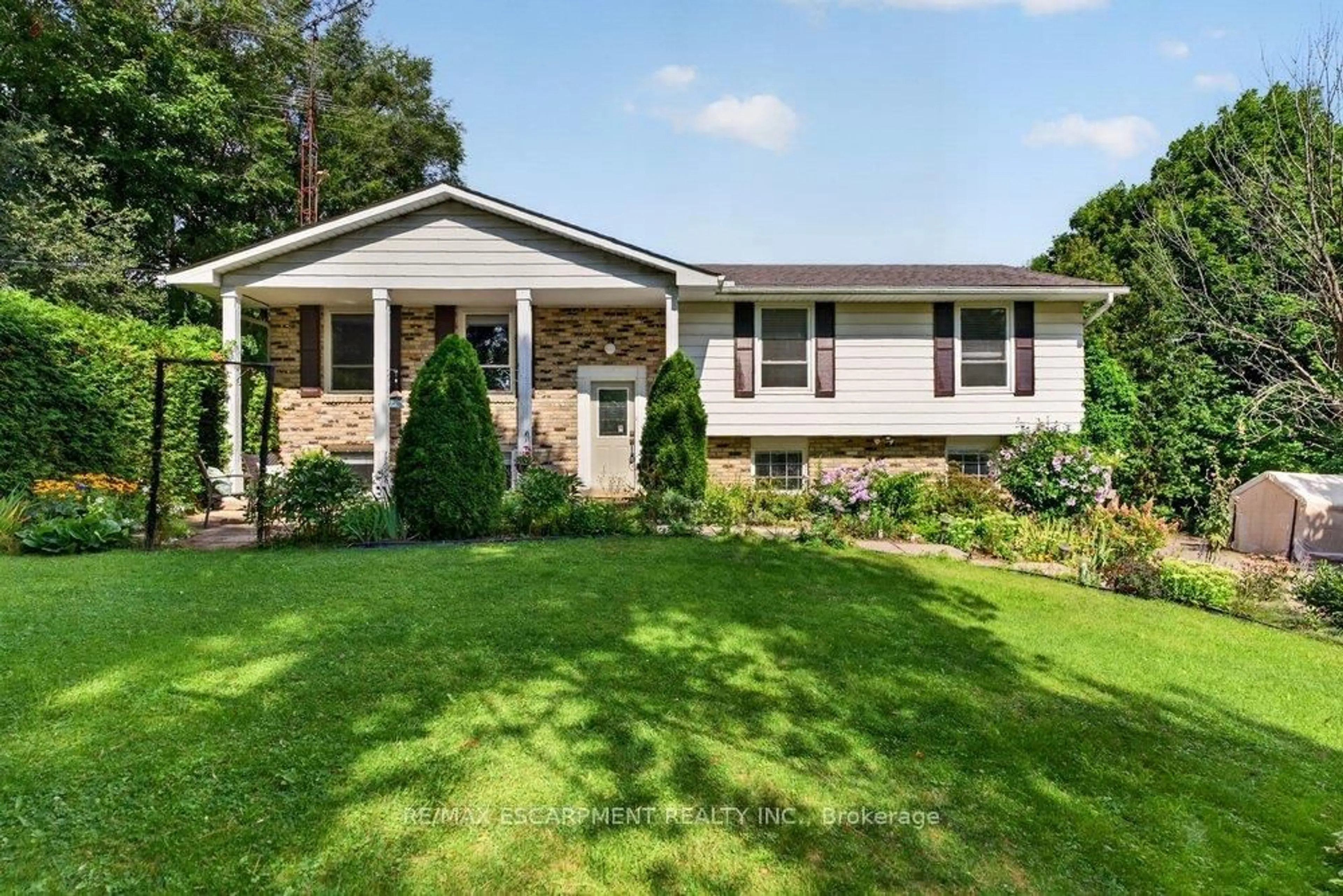 Home with vinyl exterior material, unknown for 2725 BRITANNIA Rd, Burlington Ontario L7P 0E9