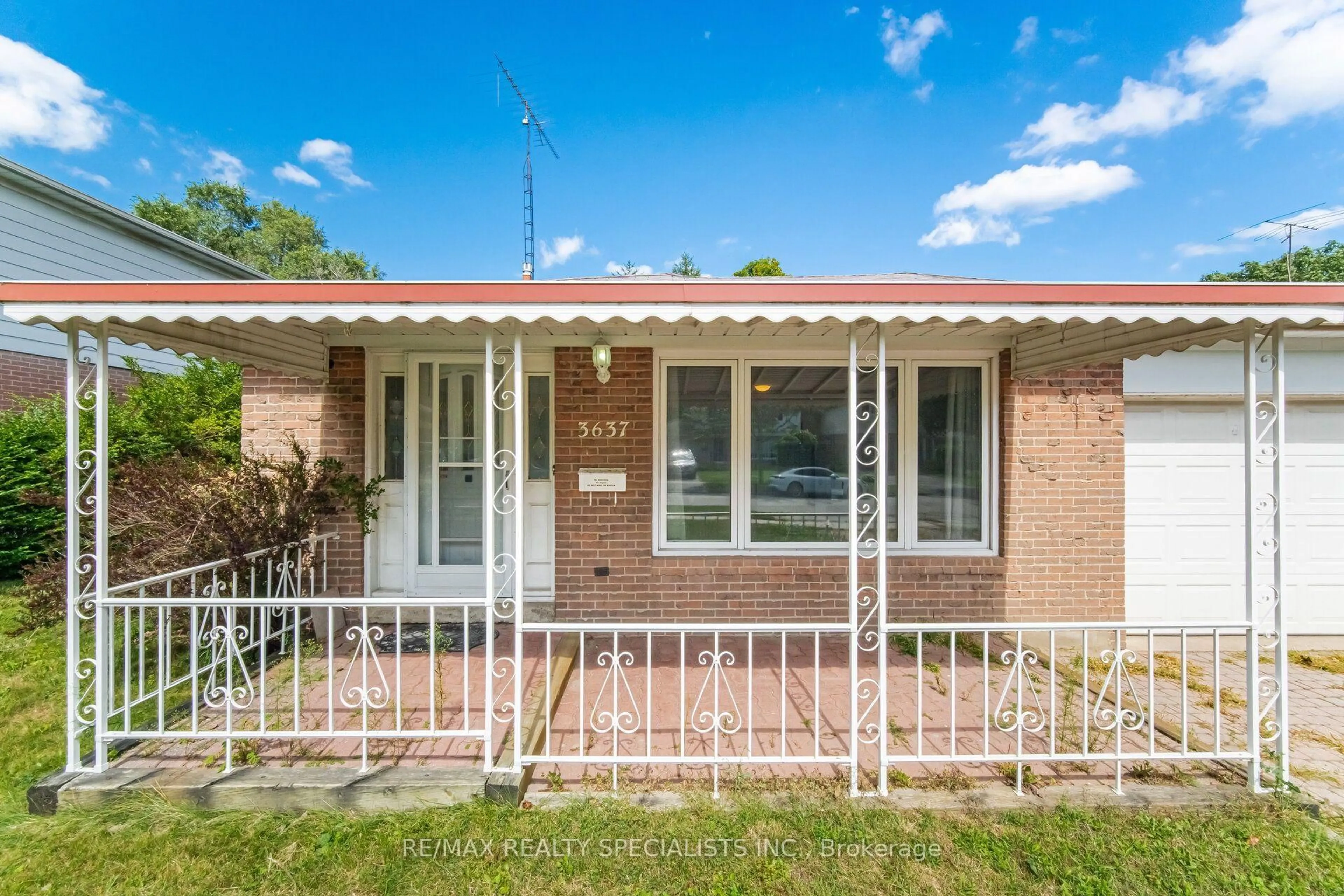 Home with brick exterior material, street for 3637 Chiplow Rd, Mississauga Ontario L4X 2R1