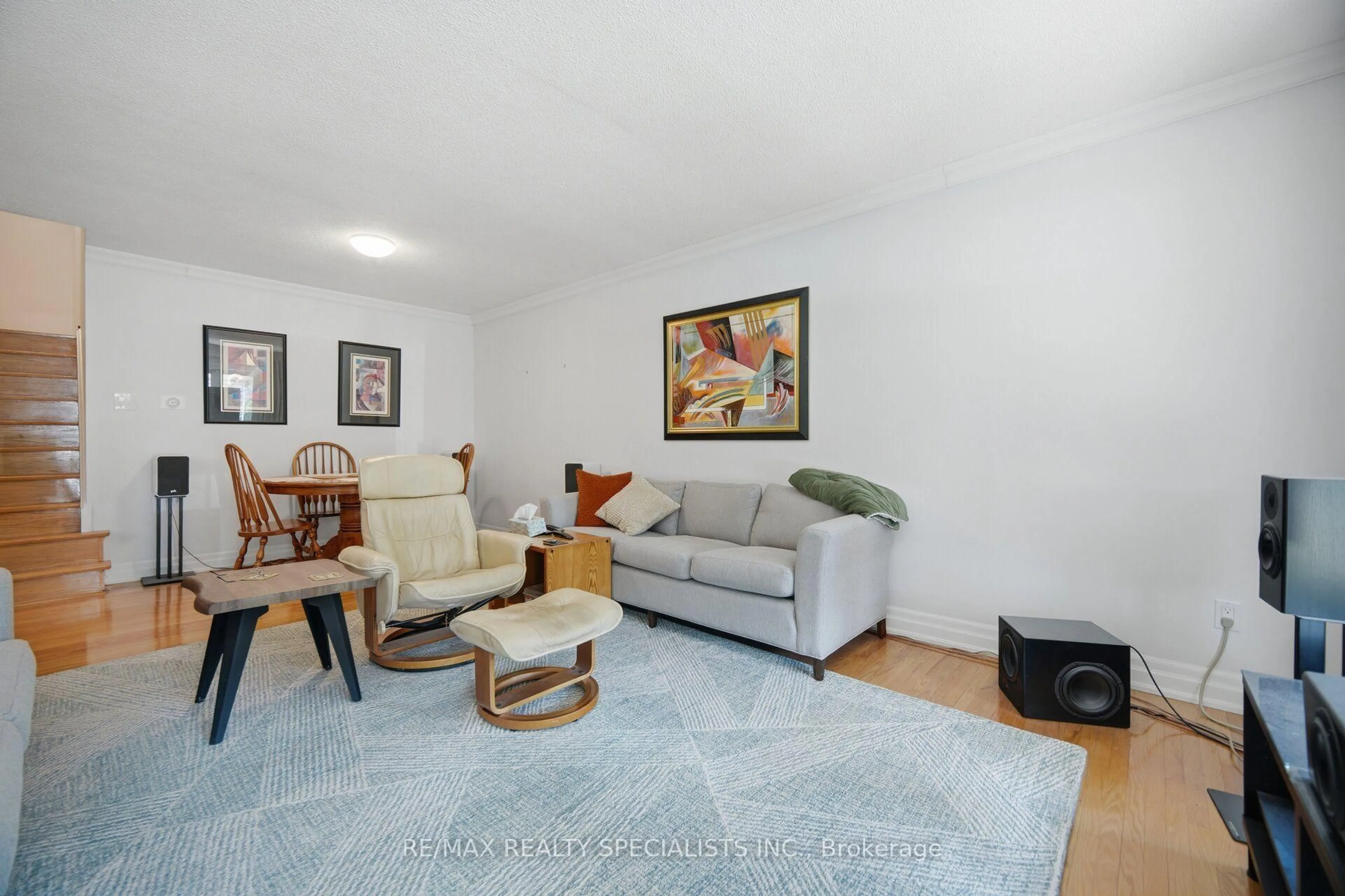 Living room with furniture, unknown for 3637 Chiplow Rd, Mississauga Ontario L4X 2R1