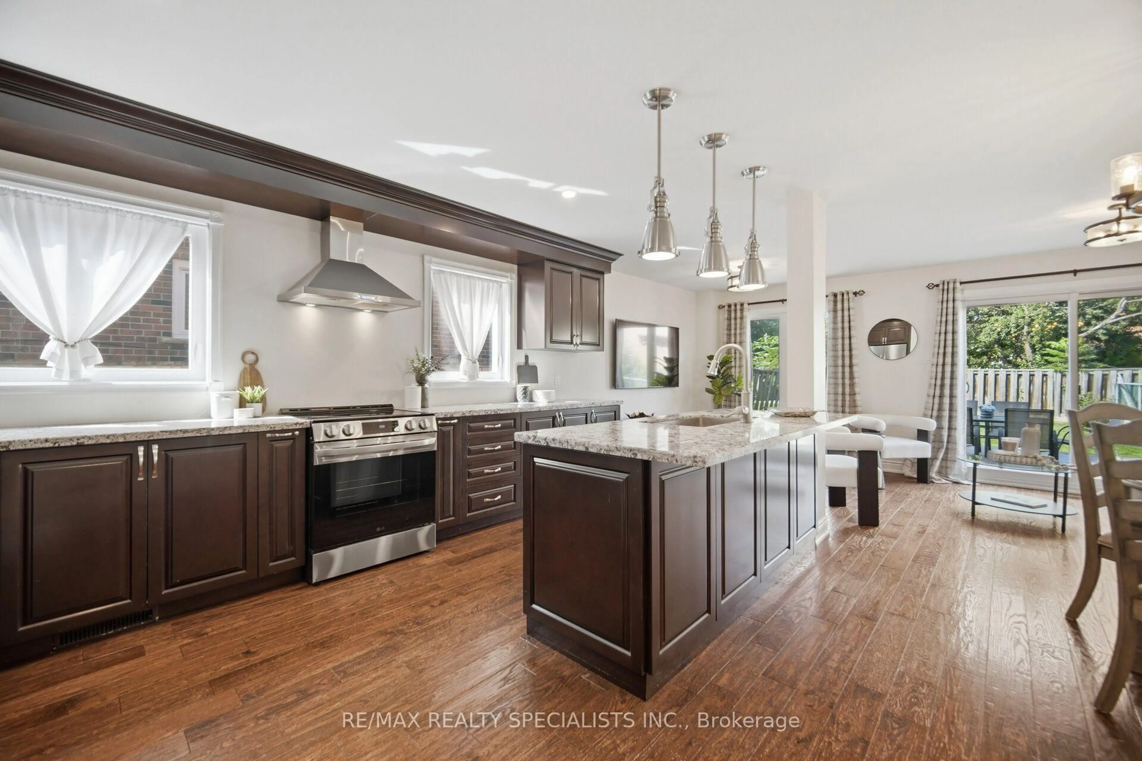 Open concept kitchen, unknown for 1106 Highgate Pl, Mississauga Ontario L4W 3H4