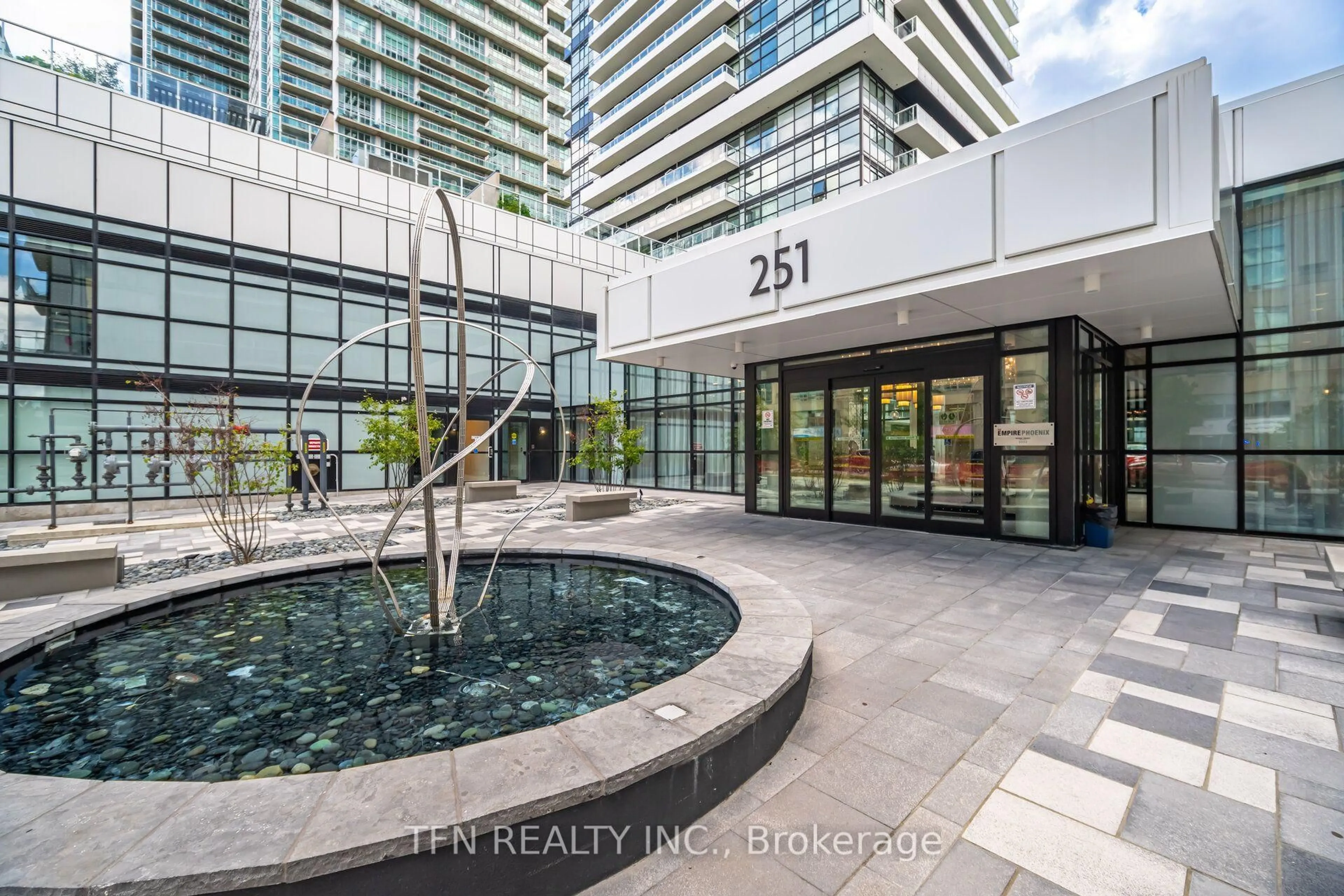 Unknown for 251 Manitoba ST St, Toronto Ontario M8Y 0C7