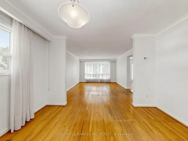 2220 Springfield Crt, Mississauga 5