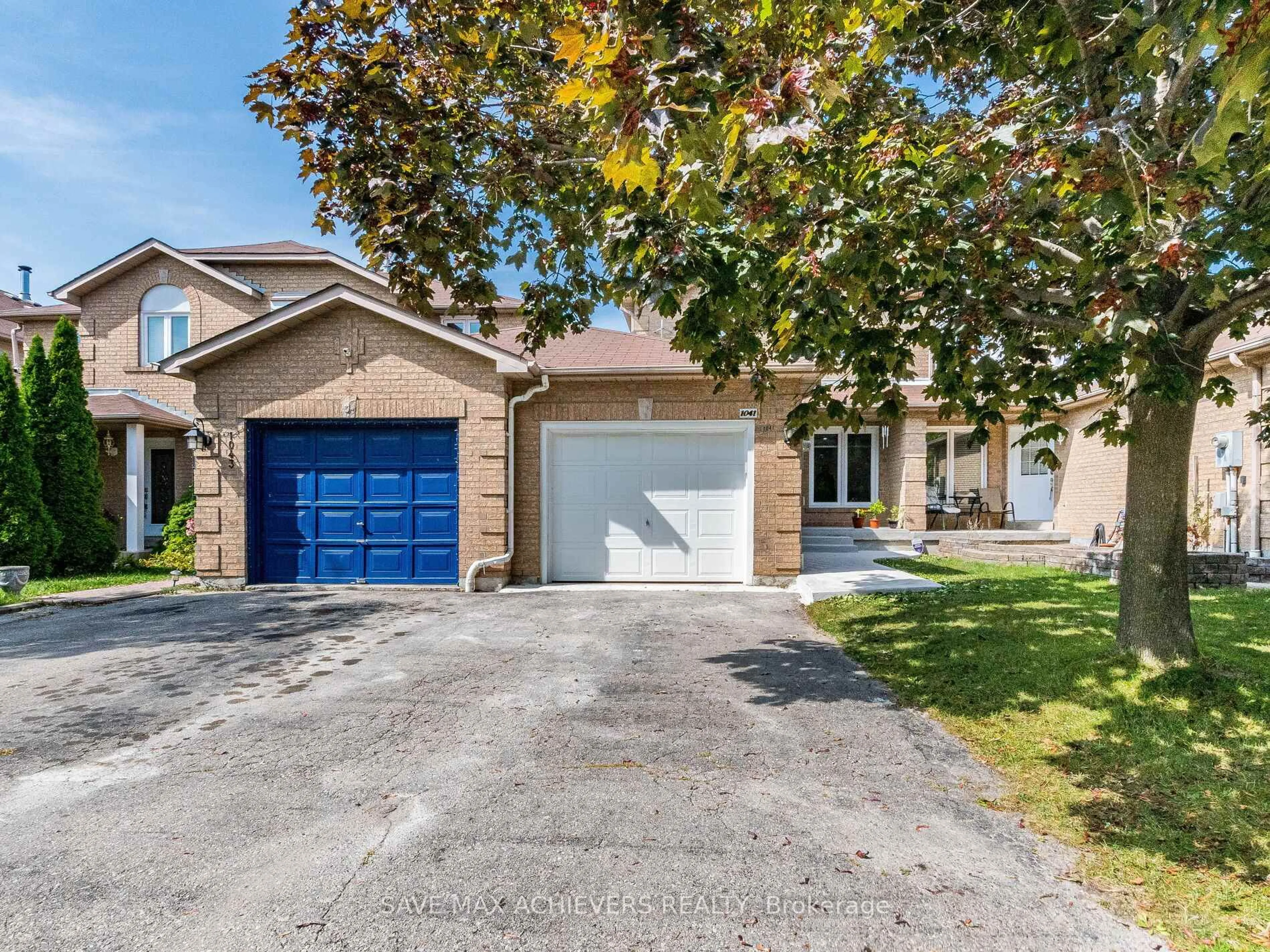 Home with brick exterior material, street for 1041 Blizzard Rd, Mississauga Ontario L5V 1T2