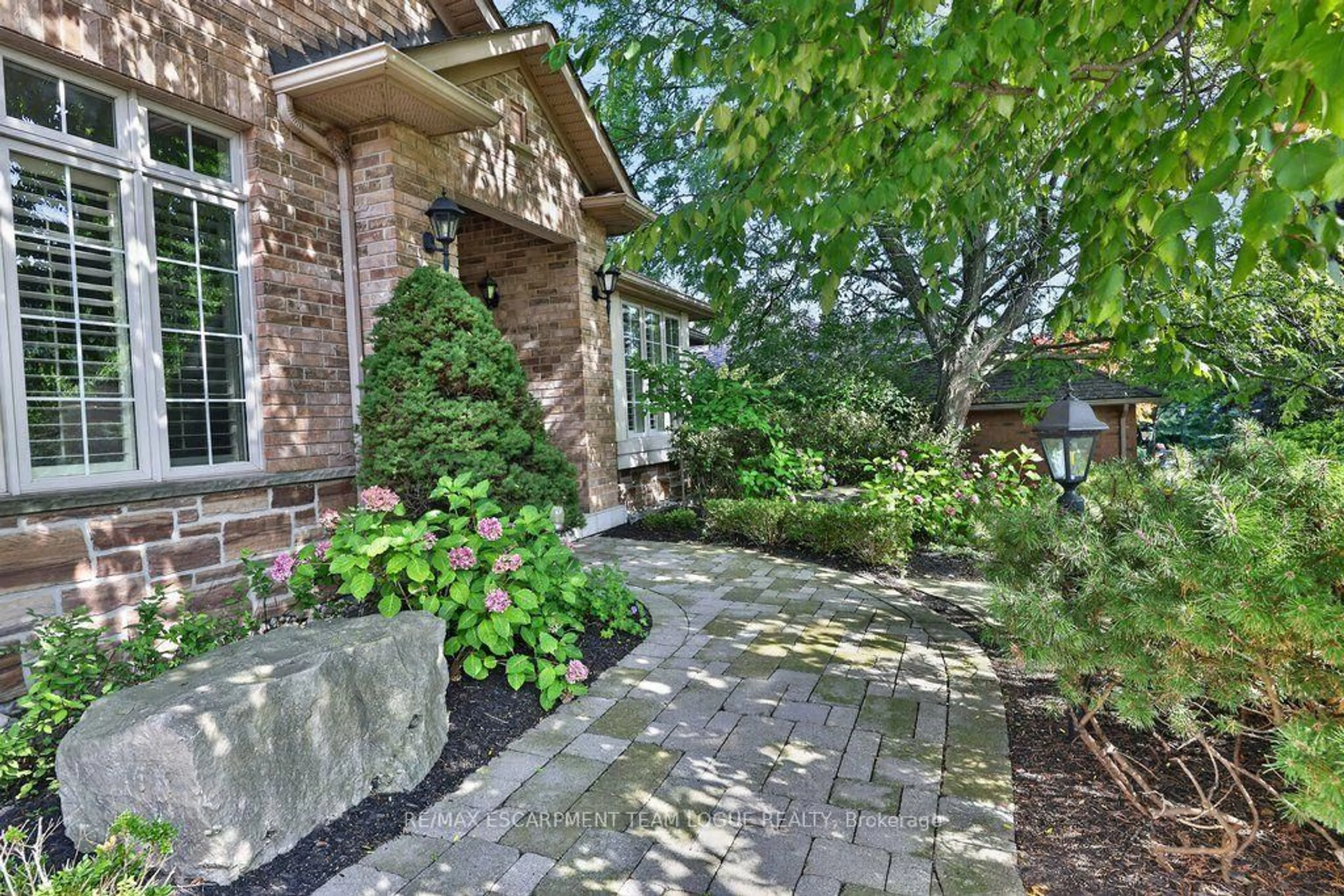 Unknown for 1092 CROFTON Way, Burlington Ontario L7P 4W8