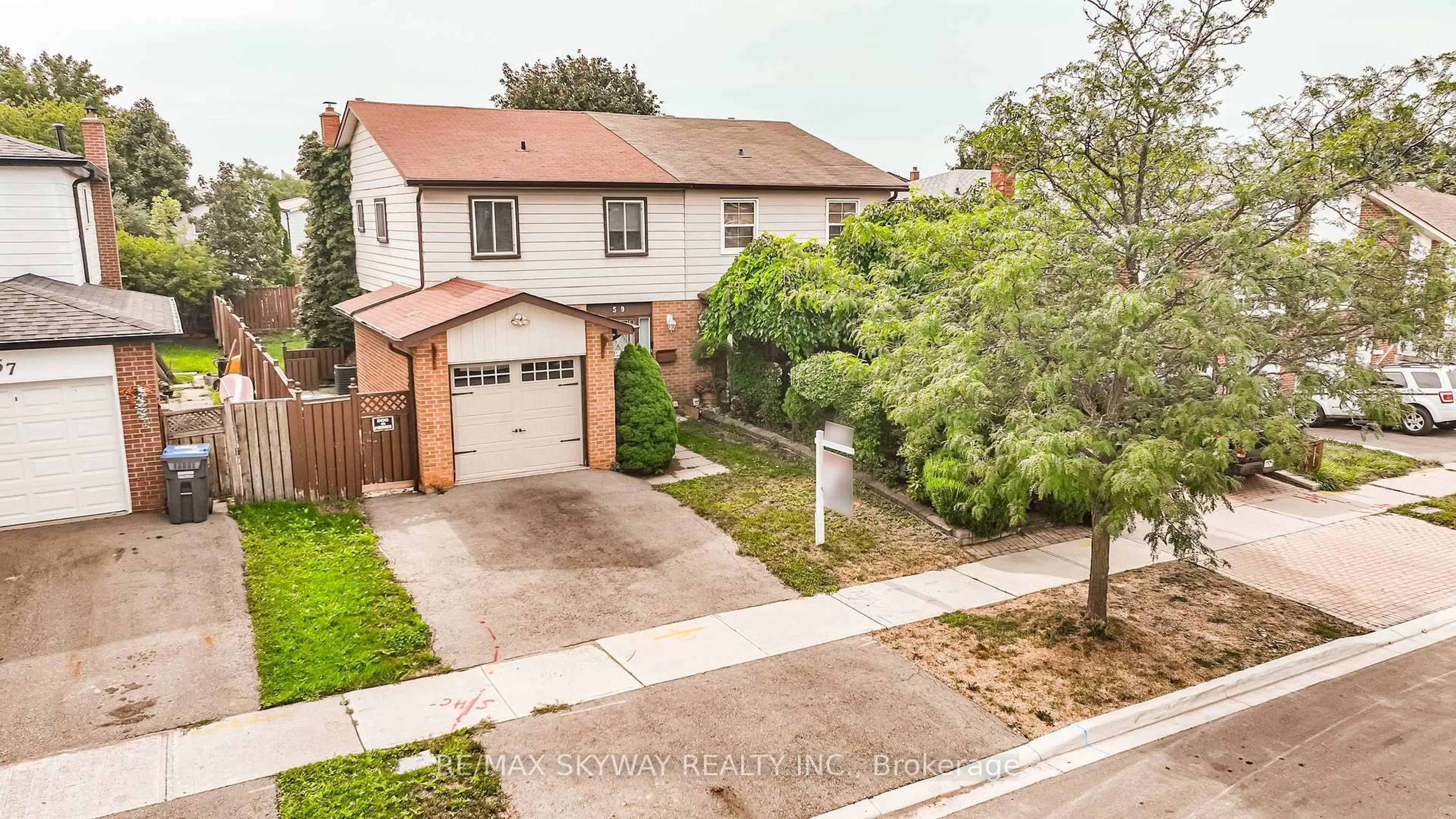 A pic from outside/outdoor area/front of a property/back of a property/a pic from drone, street for 59 Skegby Rd, Brampton Ontario L6V 2T8