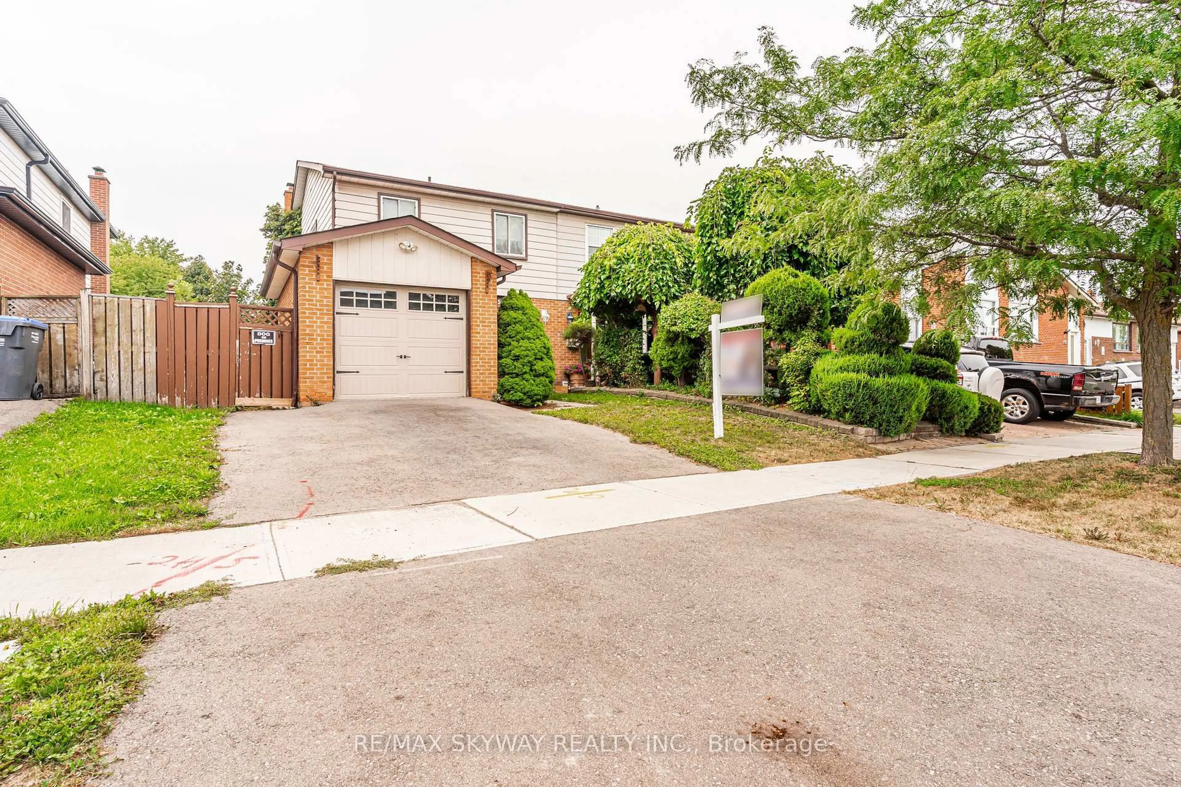 A pic from outside/outdoor area/front of a property/back of a property/a pic from drone, street for 59 Skegby Rd, Brampton Ontario L6V 2T8