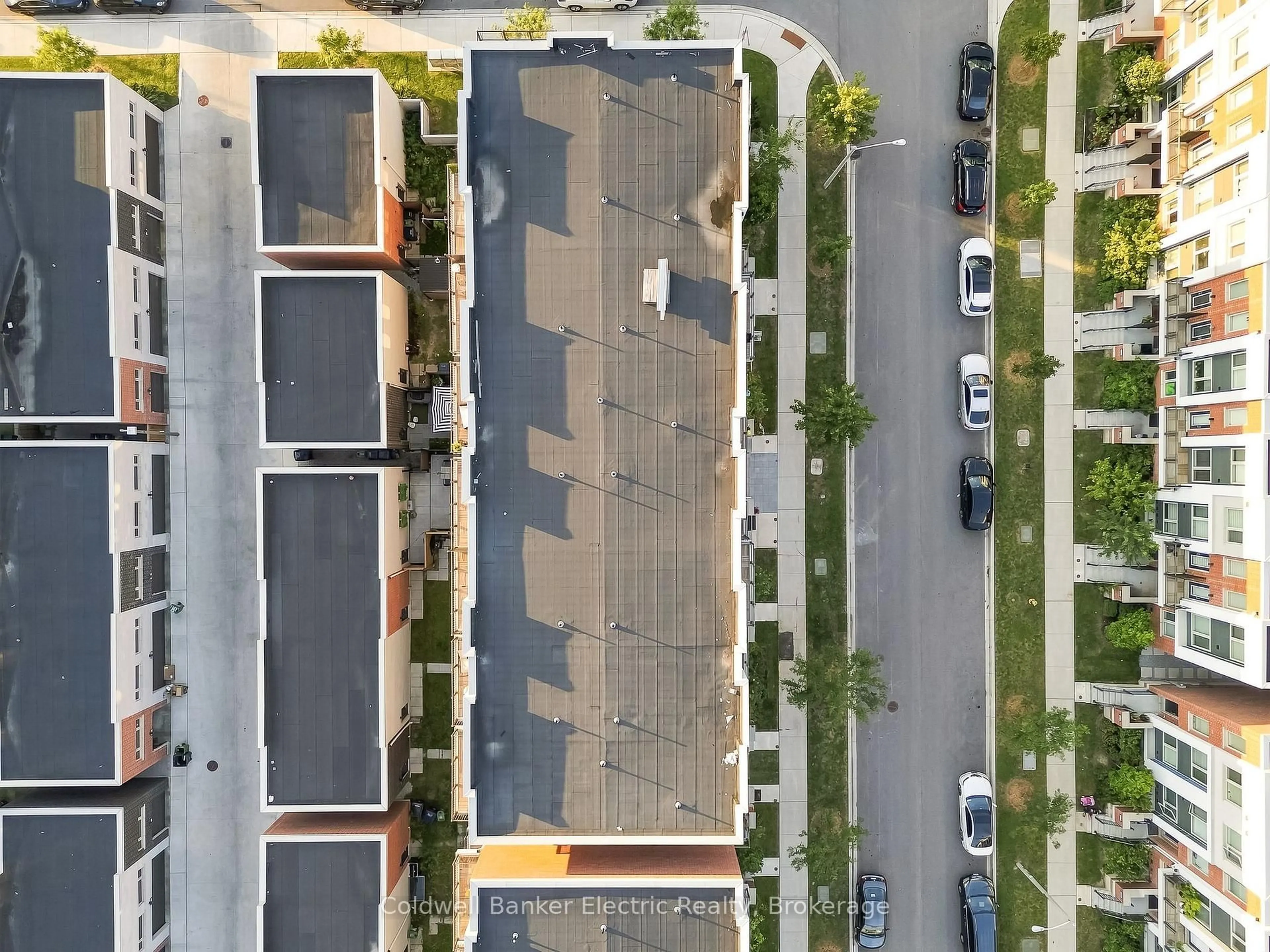 A pic from outside/outdoor area/front of a property/back of a property/a pic from drone, street for 42 William Duncan Rd, Toronto Ontario M3K 0C5