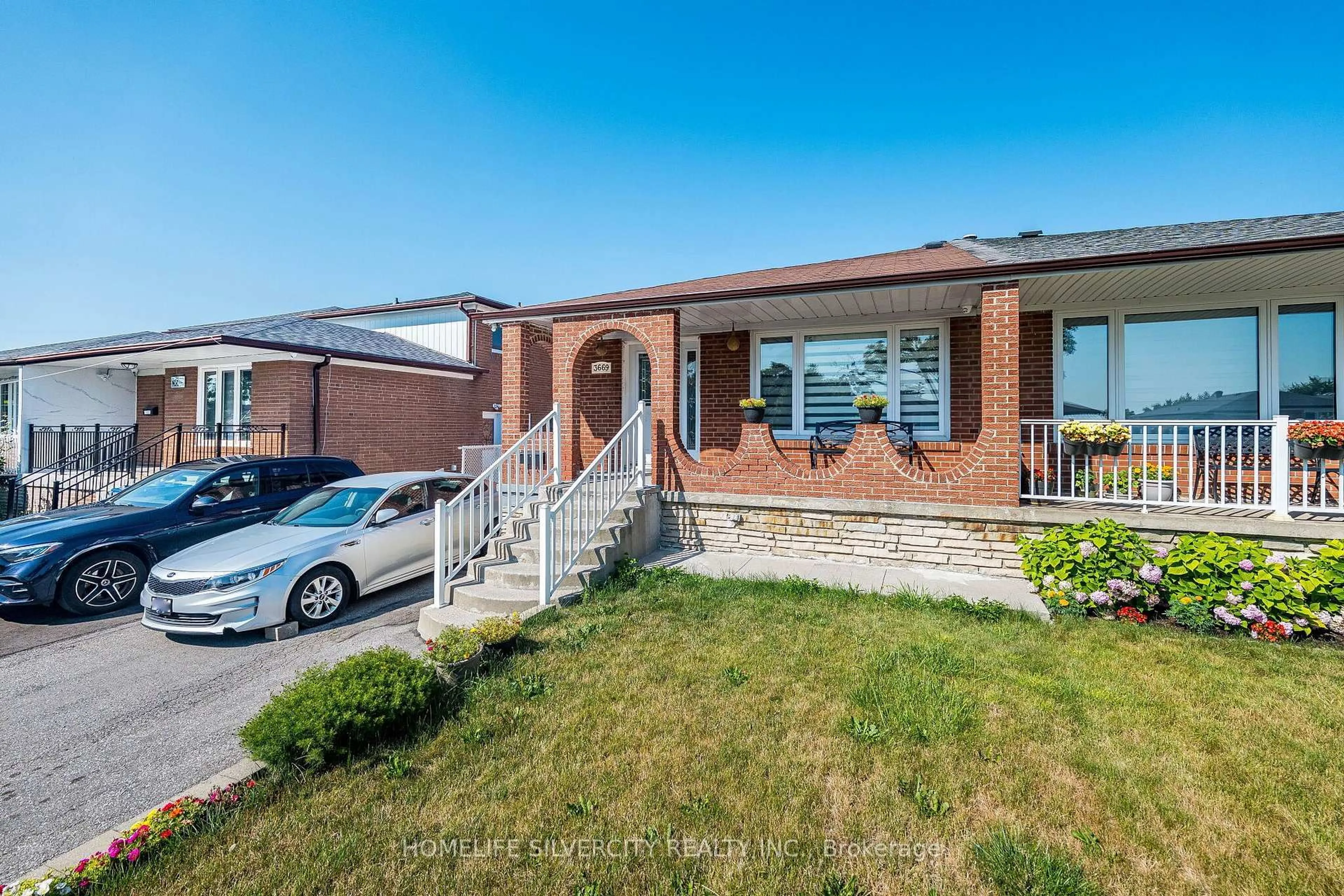 Home with brick exterior material, street for 3669 Corliss Cres, Mississauga Ontario L4T 2Z2