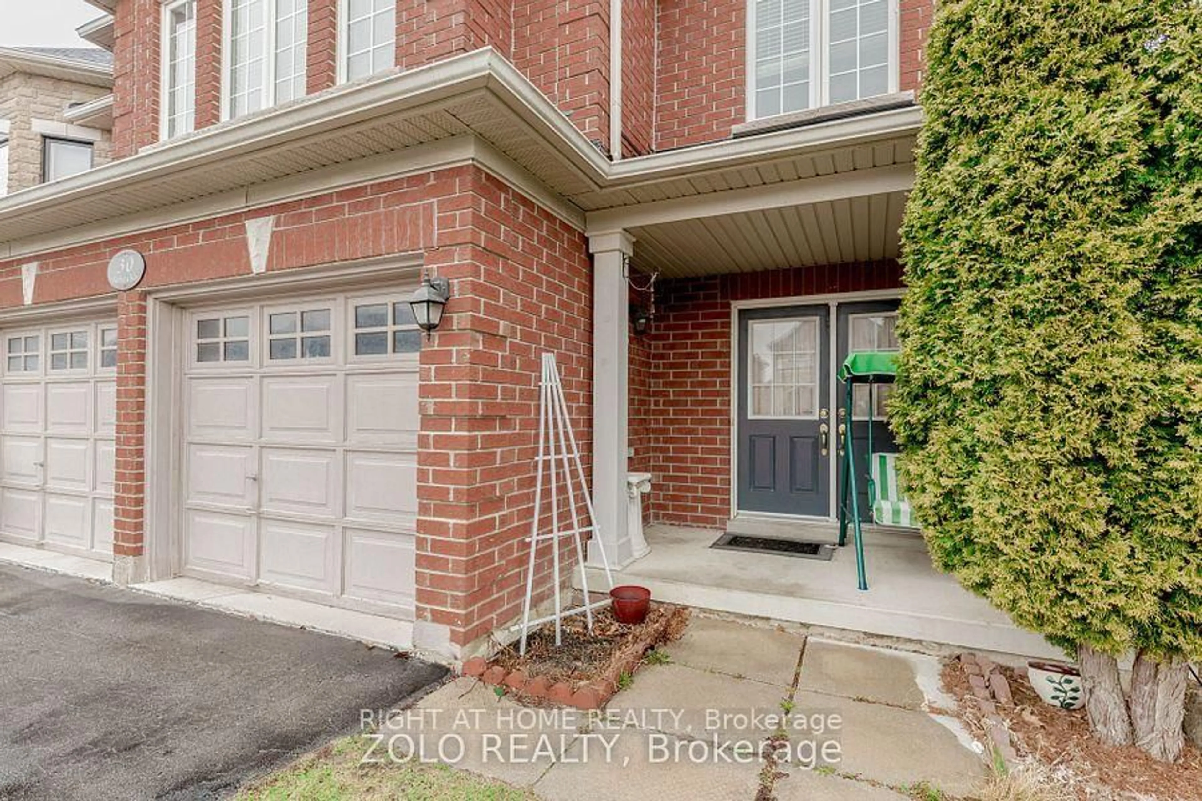 Indoor entryway for 30 Tatra Cres, Brampton Ontario L6Y 0K6