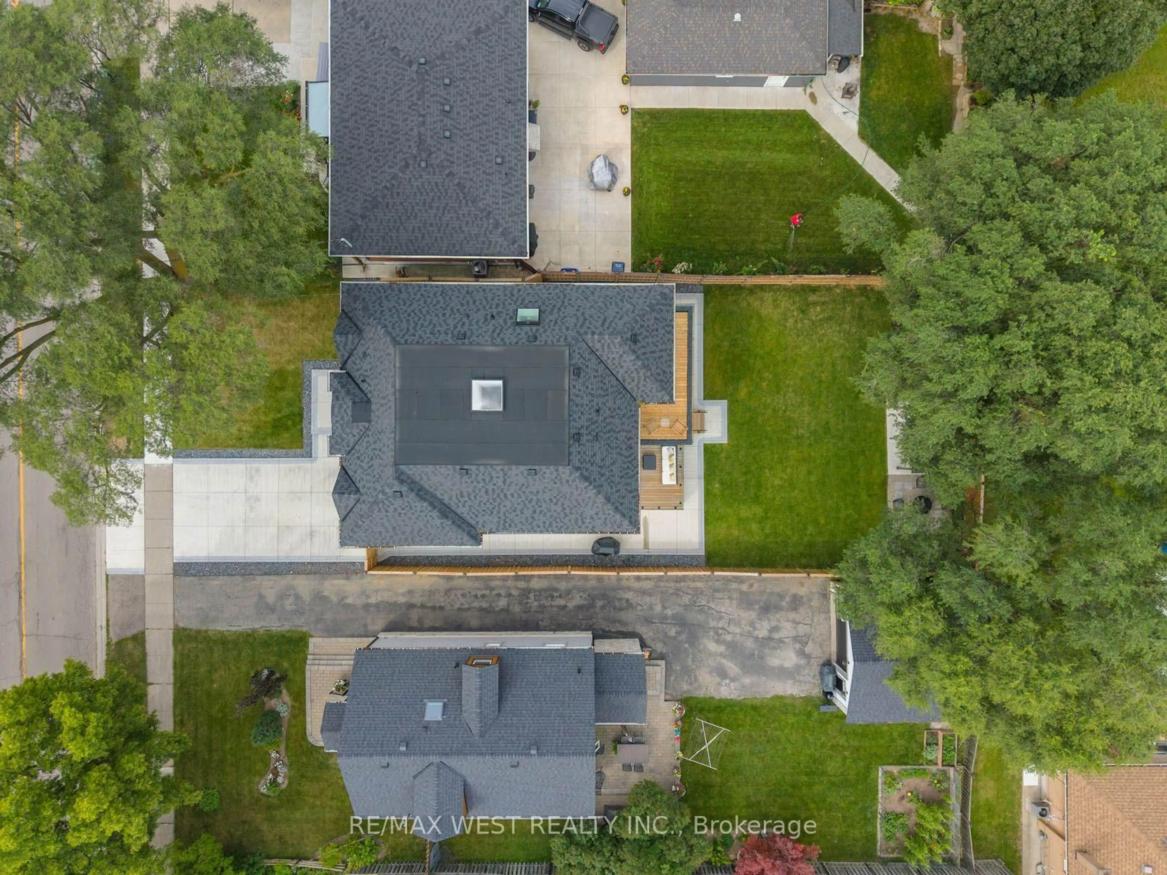 A pic from outside/outdoor area/front of a property/back of a property/a pic from drone, street for 46 Golfdown Dr, Toronto Ontario M9W 2H7