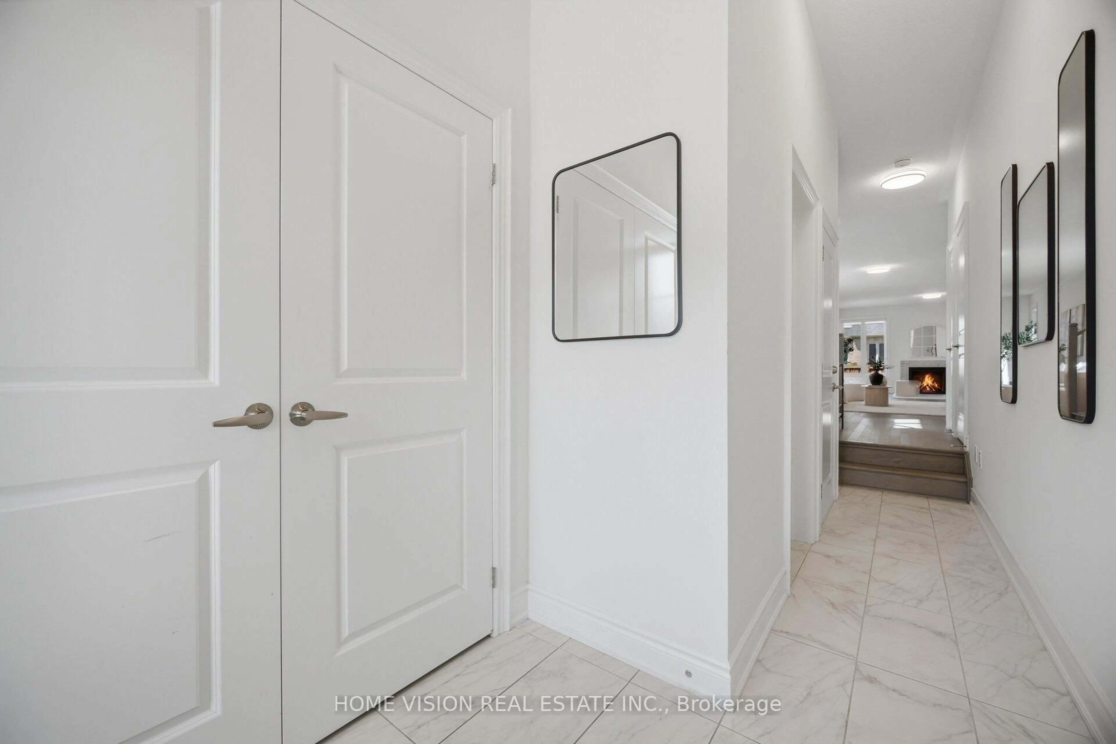 Indoor entryway for 36 Quinton Rdge, Brampton Ontario L6Y 6J4
