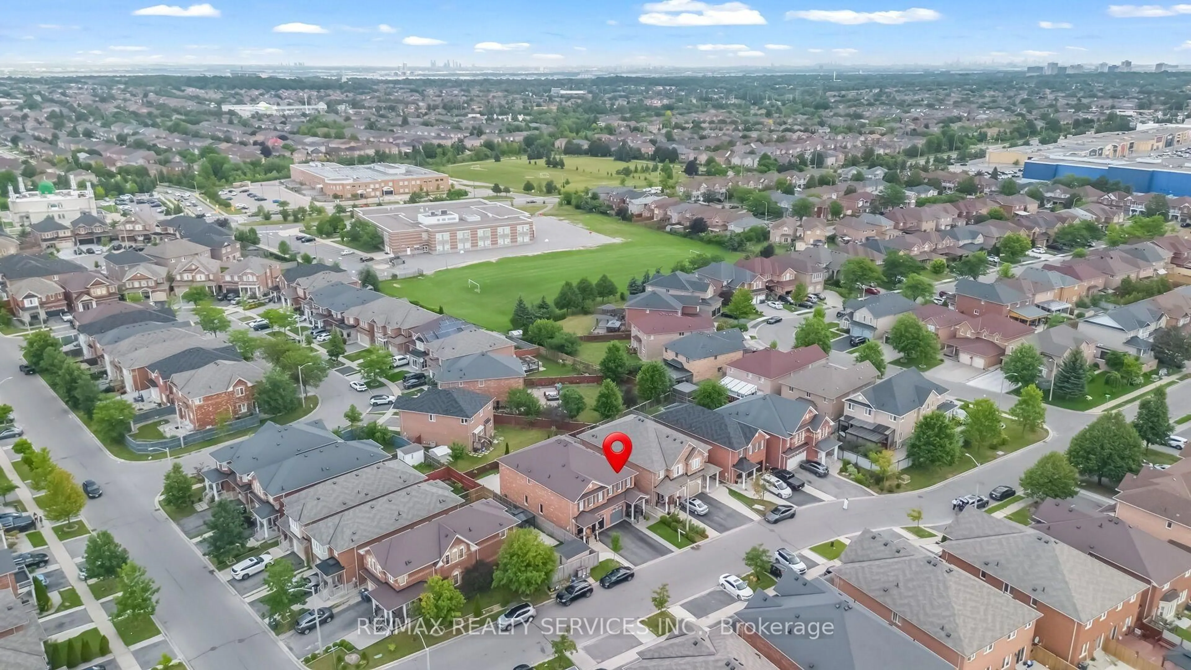 A pic from outside/outdoor area/front of a property/back of a property/a pic from drone, street for 70 Checkerberry Cres, Brampton Ontario L6R 3P8