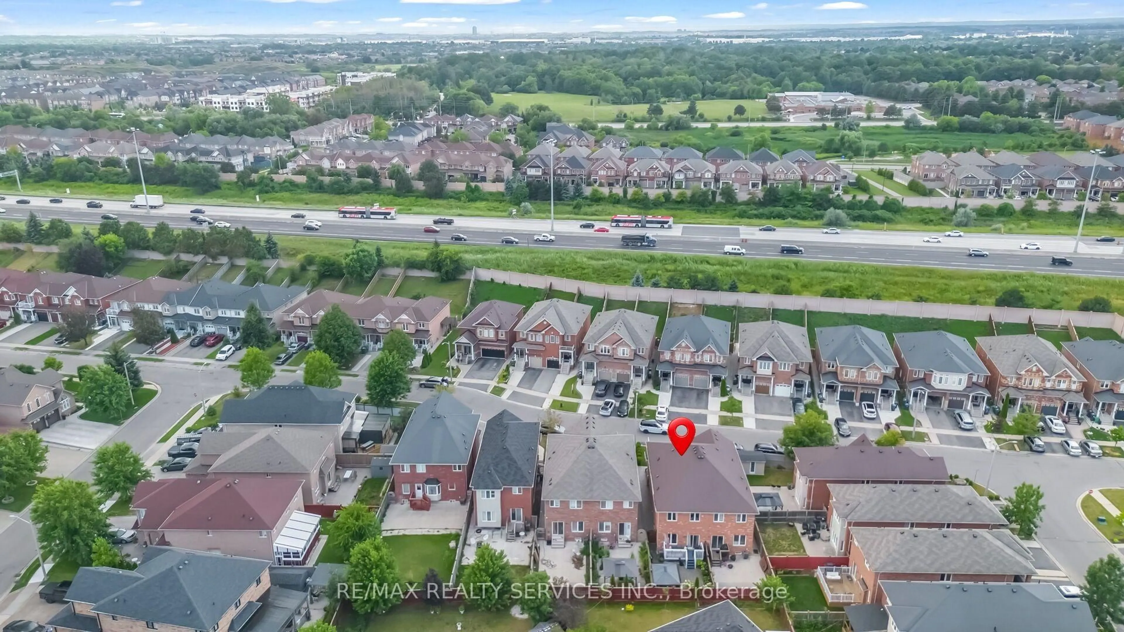 A pic from outside/outdoor area/front of a property/back of a property/a pic from drone, street for 70 Checkerberry Cres, Brampton Ontario L6R 3P8