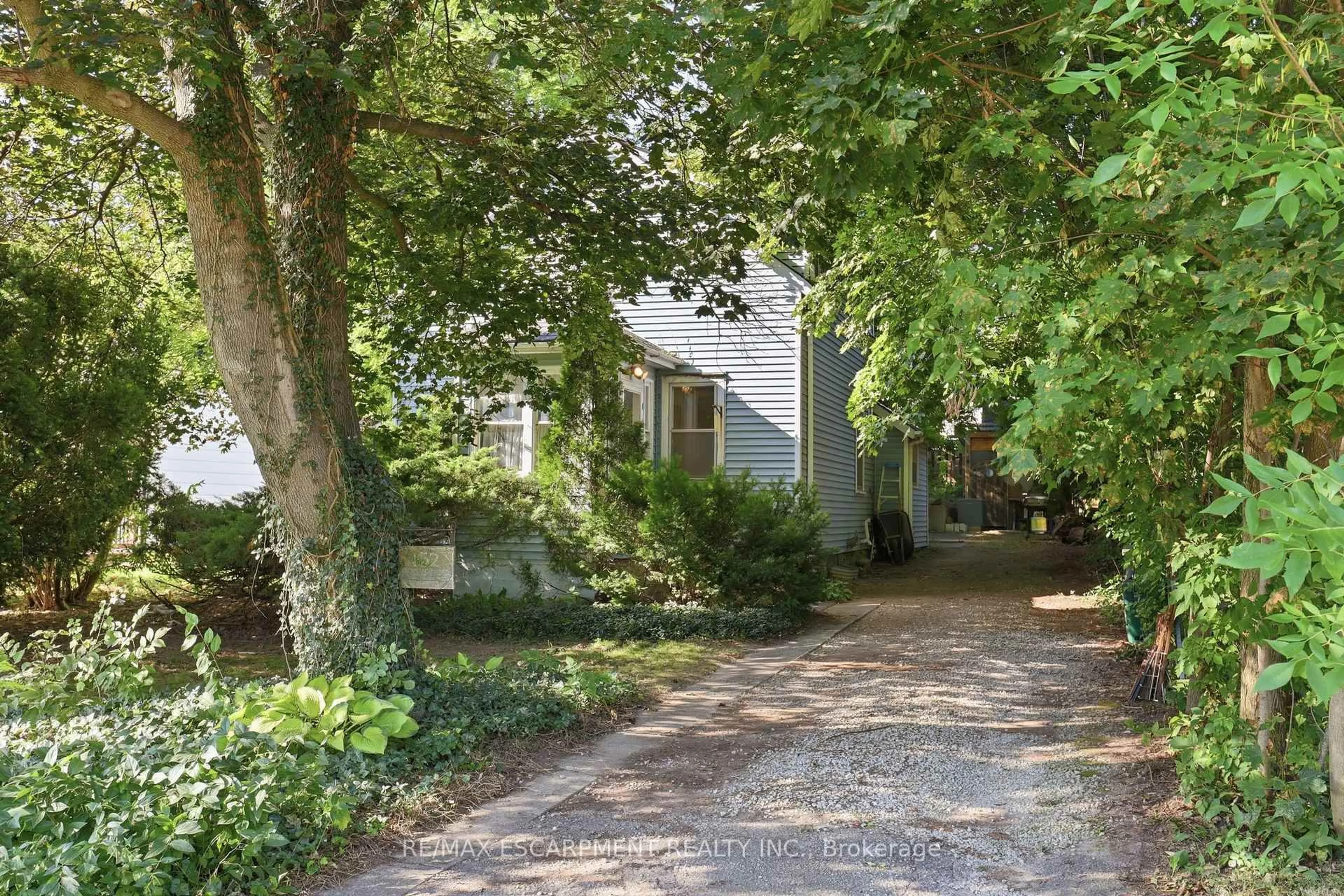 Unknown for 152 Commercial St, Milton Ontario L9T 2J2
