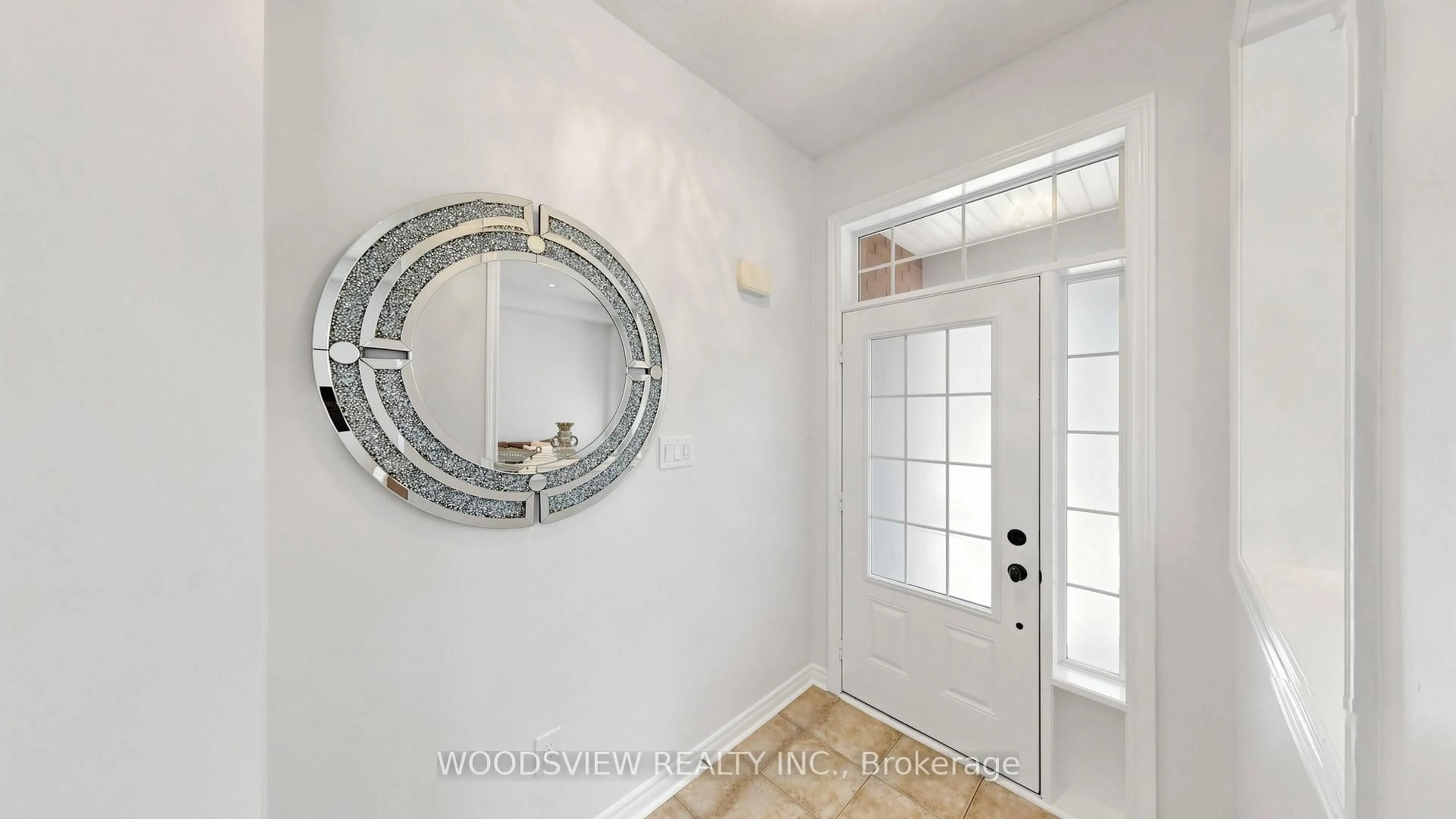 Indoor entryway for 7 Deancrest Rd, Brampton Ontario L7A 0W2