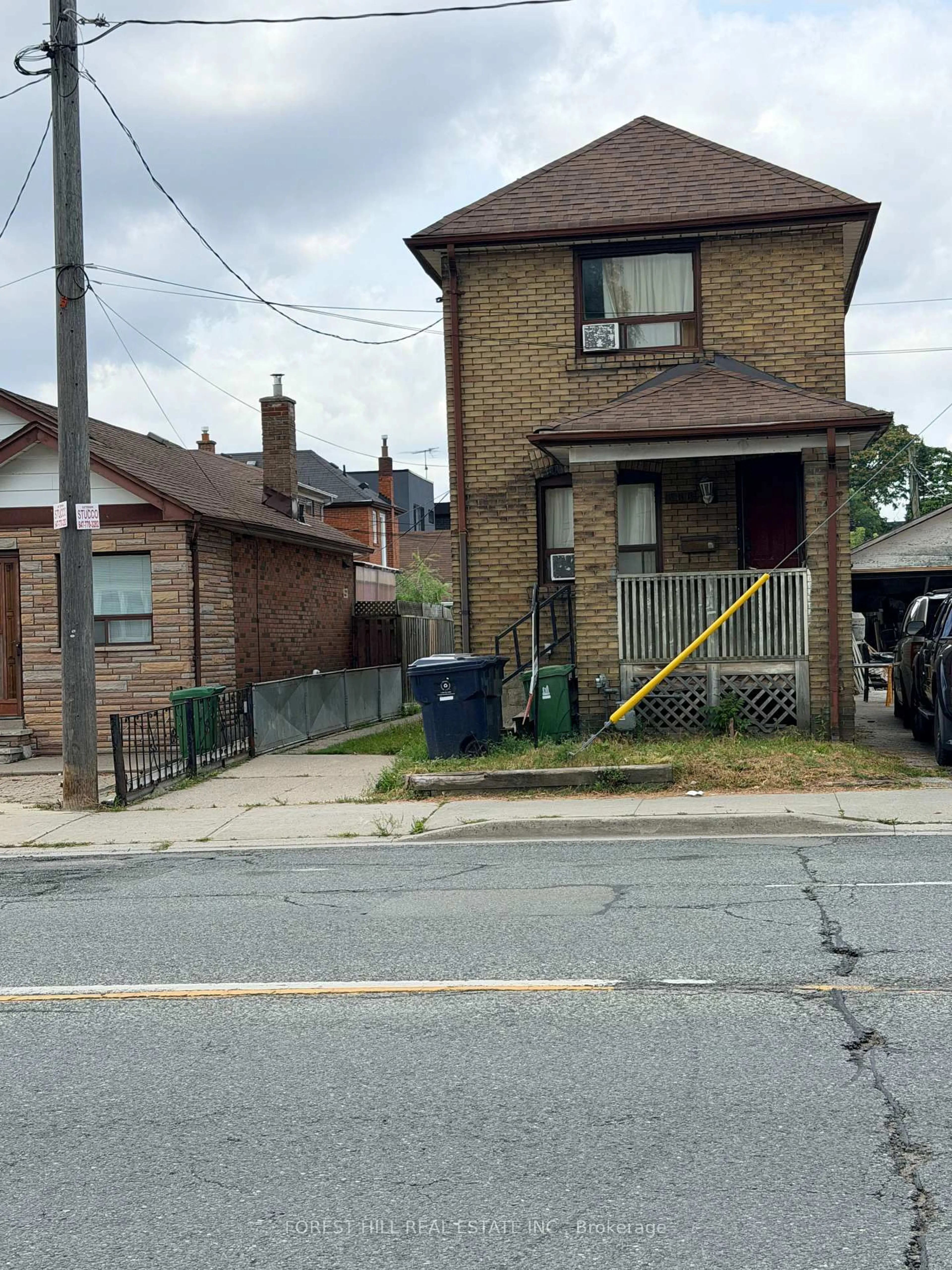 Unknown for 666 Jane St, Toronto Ontario M6N 4A7