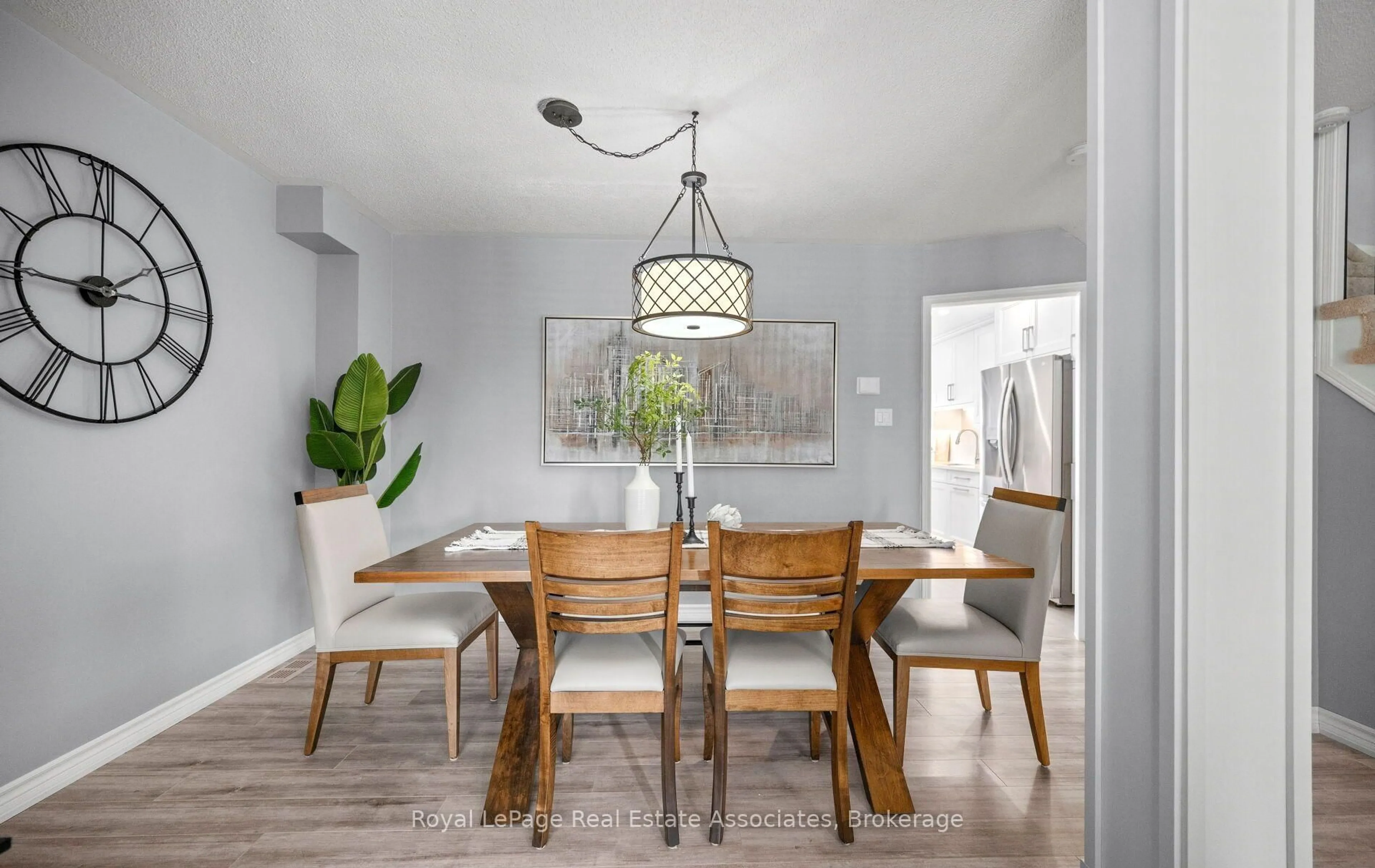 Dining room, wood/laminate floor for 1485 Torrington Dr #19, Mississauga Ontario L5V 1Y3