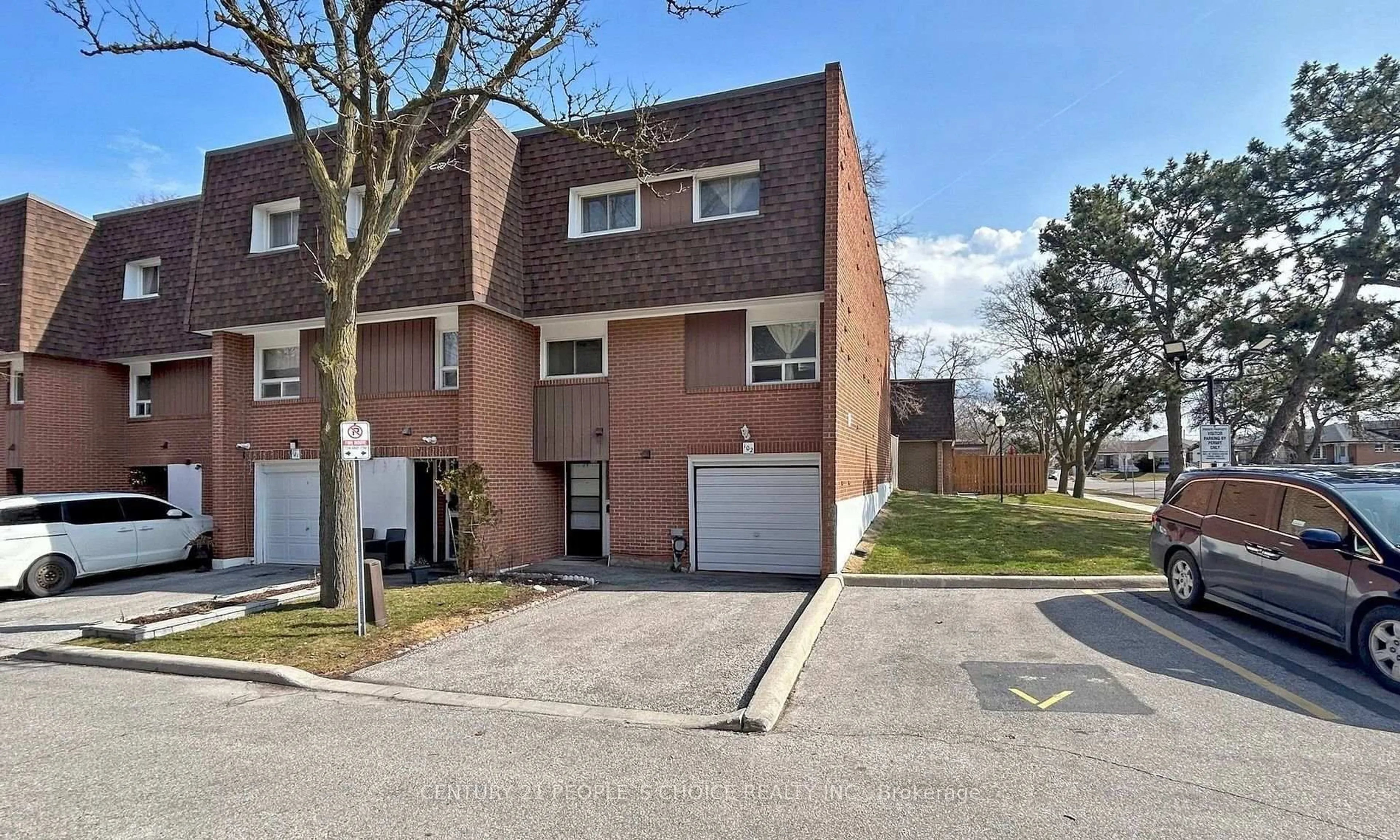Unknown for 4 Litchfield Crt #102, Toronto Ontario M9V 2A8