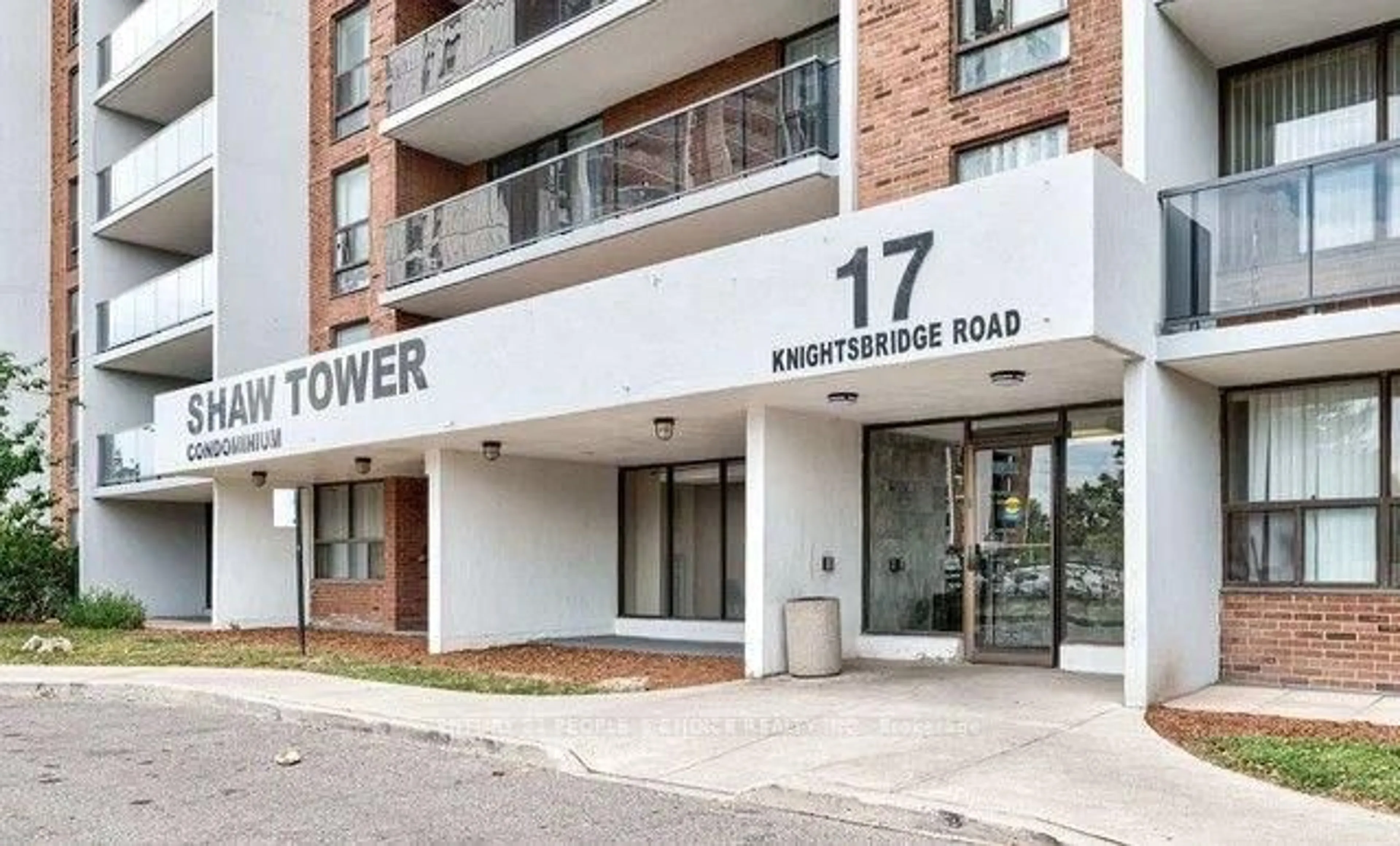 Indoor foyer for 17 Knightsbridge Rd #1205, Brampton Ontario L6T 3X9