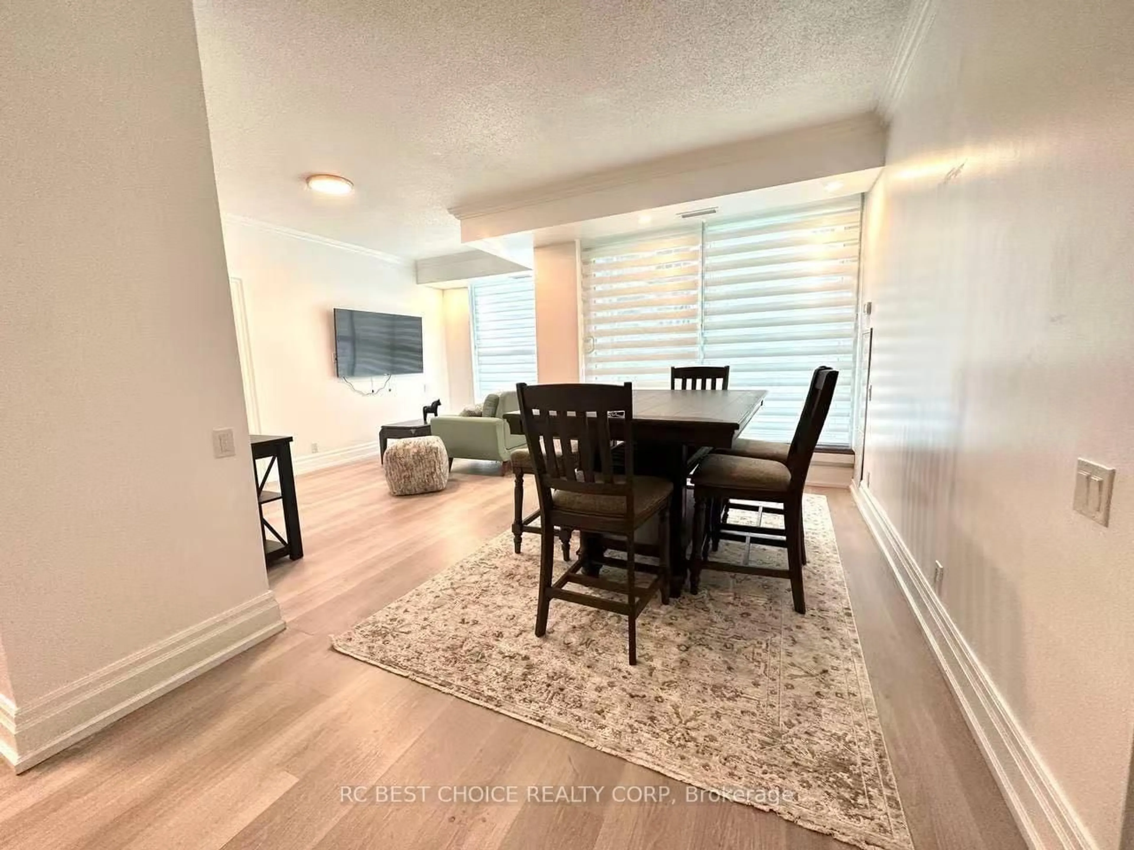 A pic of a room for 2067 Lake Shore Blvd #203, Toronto Ontario M8V 4B8