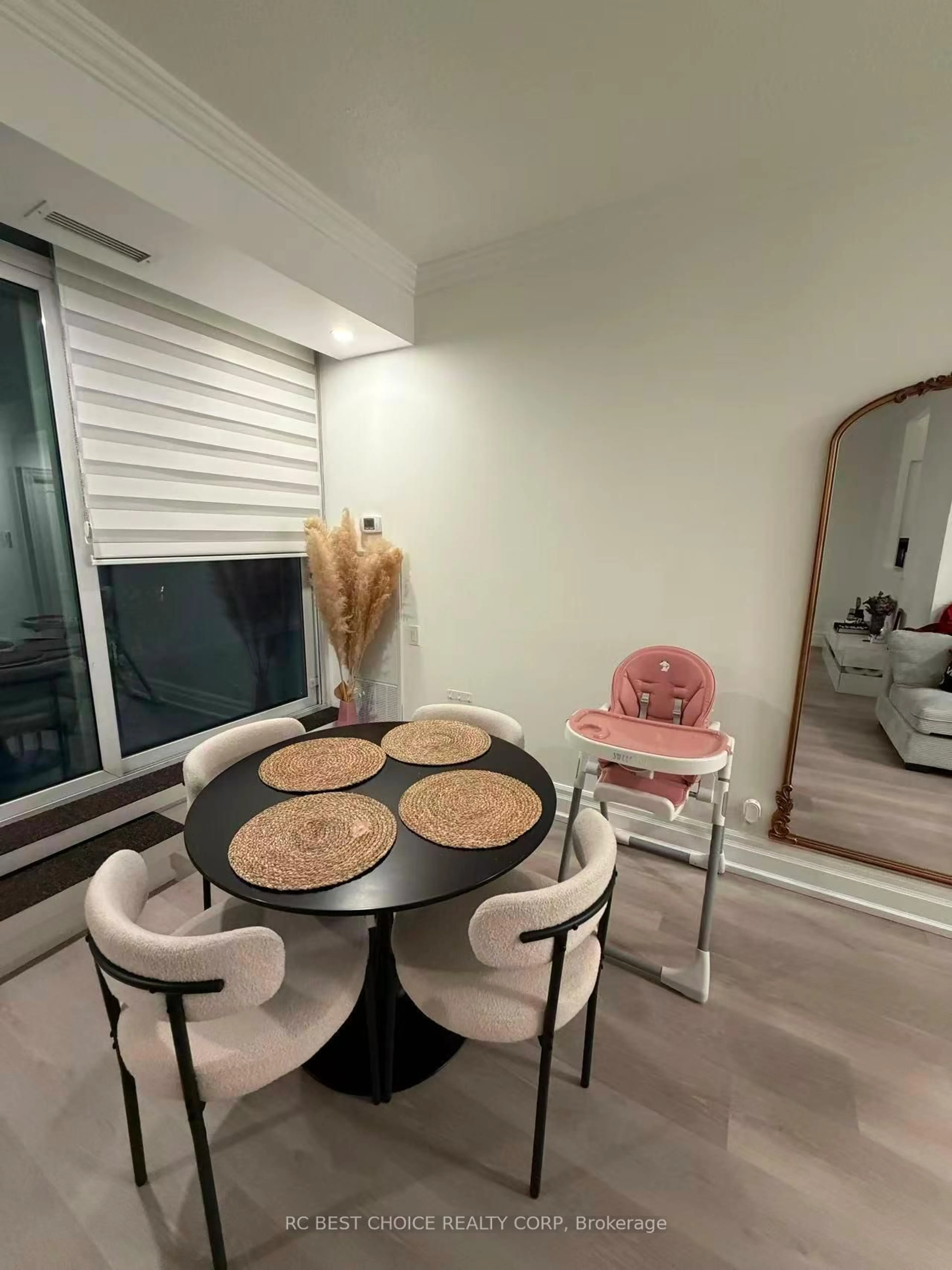 A pic of a room for 2067 Lake Shore Blvd #203, Toronto Ontario M8V 4B8