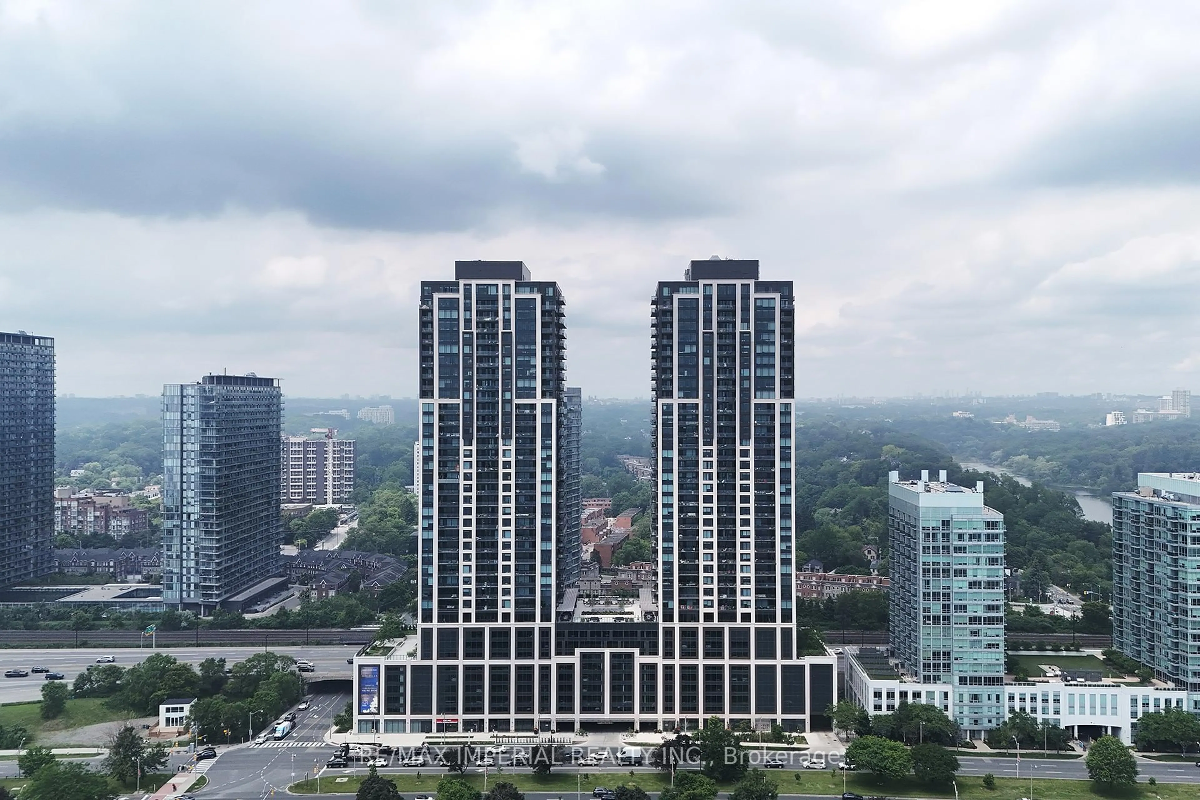 A pic from outside/outdoor area/front of a property/back of a property/a pic from drone, city buildings view from balcony for 1926 Lakeshore Blvd #1607, Toronto Ontario M6S 1A1