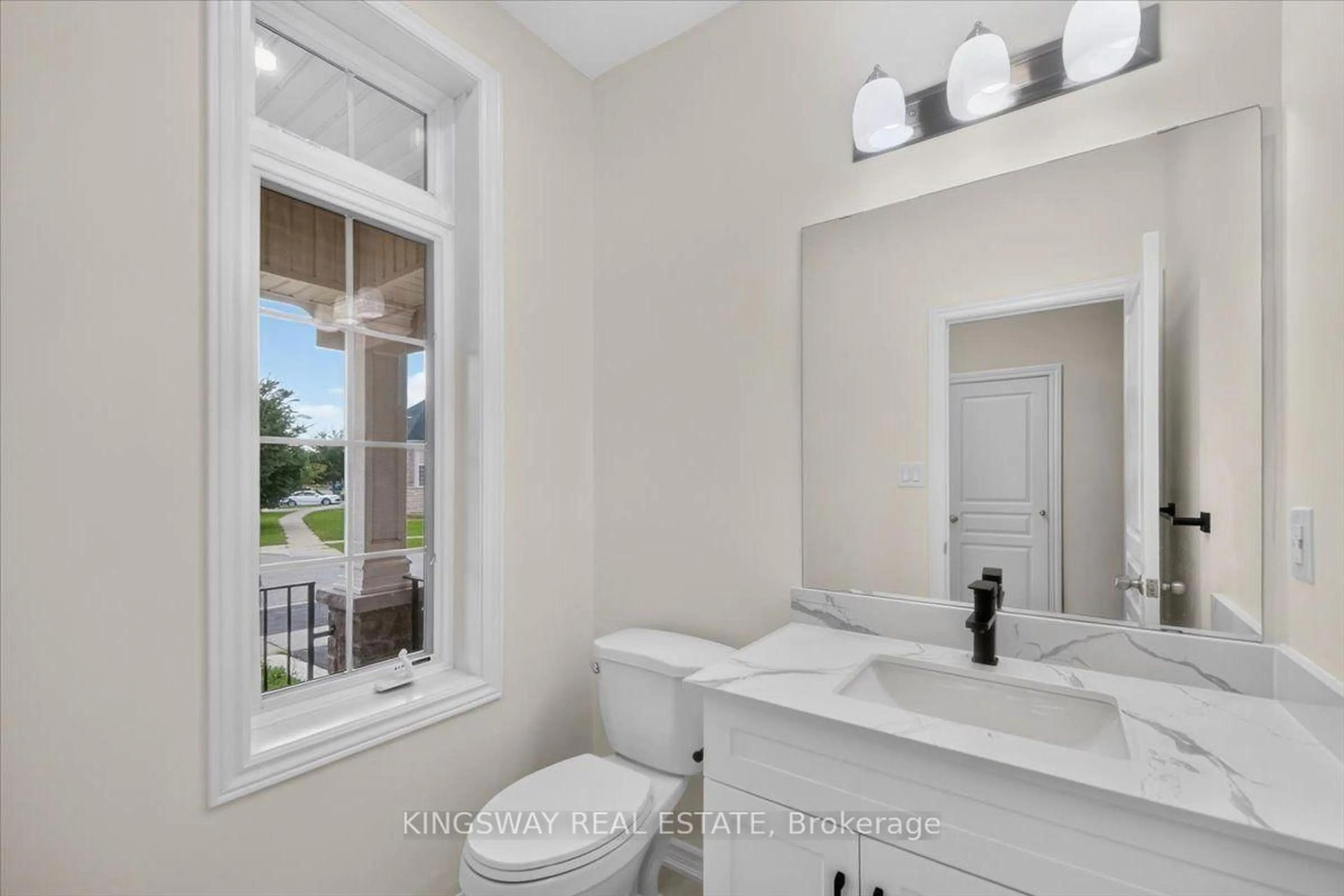 Contemporary bathroom, ceramic/tile floor for 8 Monkton Circ, Brampton Ontario L6Y 0X1