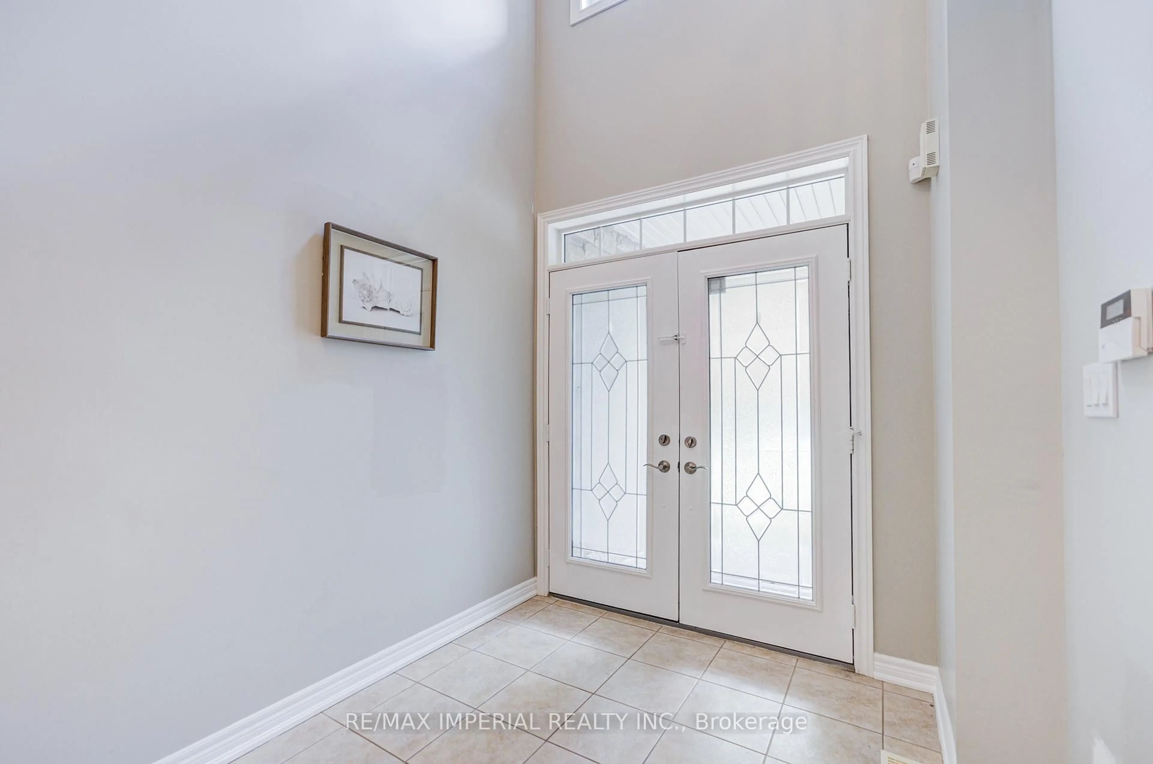 Indoor entryway for 1233 Agram Dr, Oakville Ontario L6H 7P1