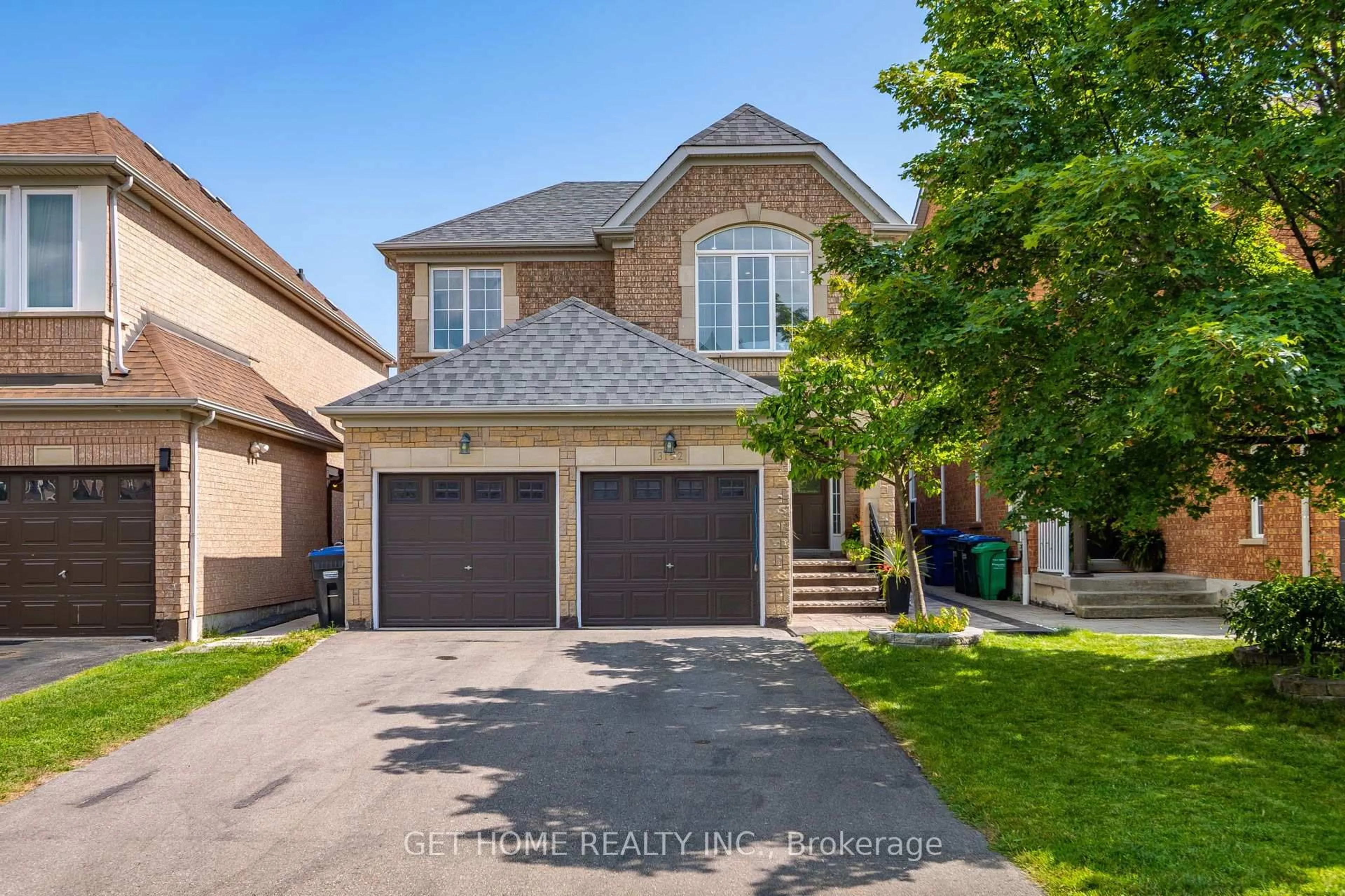 Home with brick exterior material, street for 3152 Malham Gate, Mississauga Ontario L5M 6K9