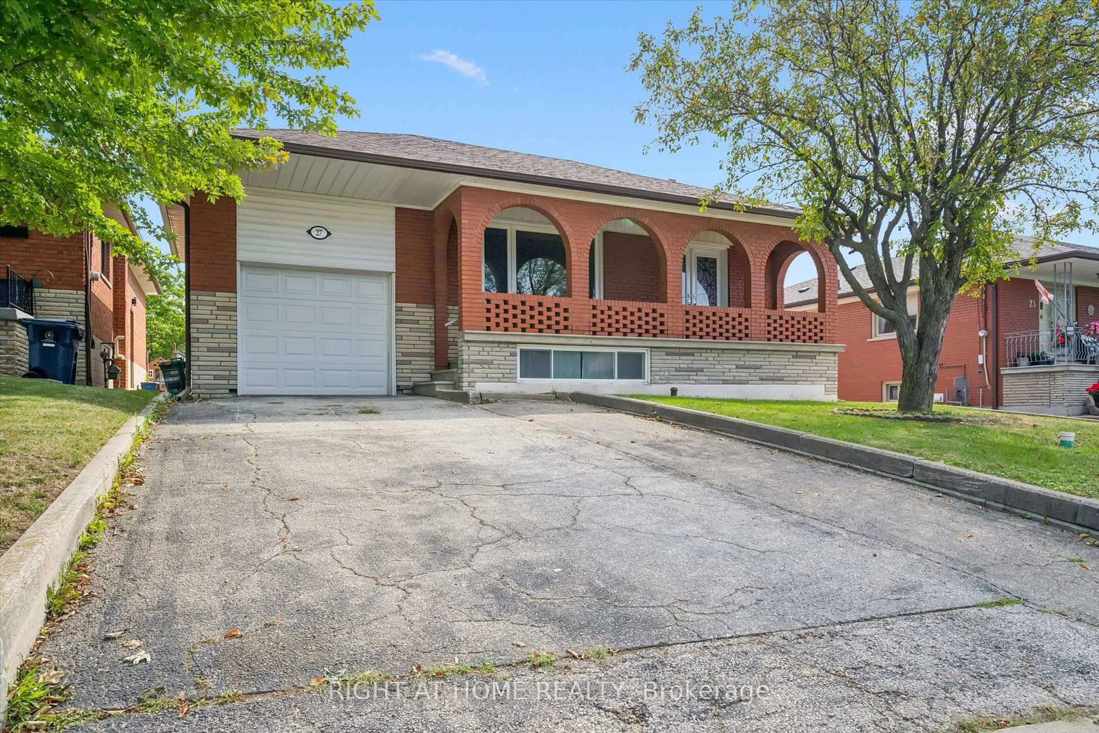 Unknown for 27 Jocada Rd, Toronto Ontario M6L 2J4
