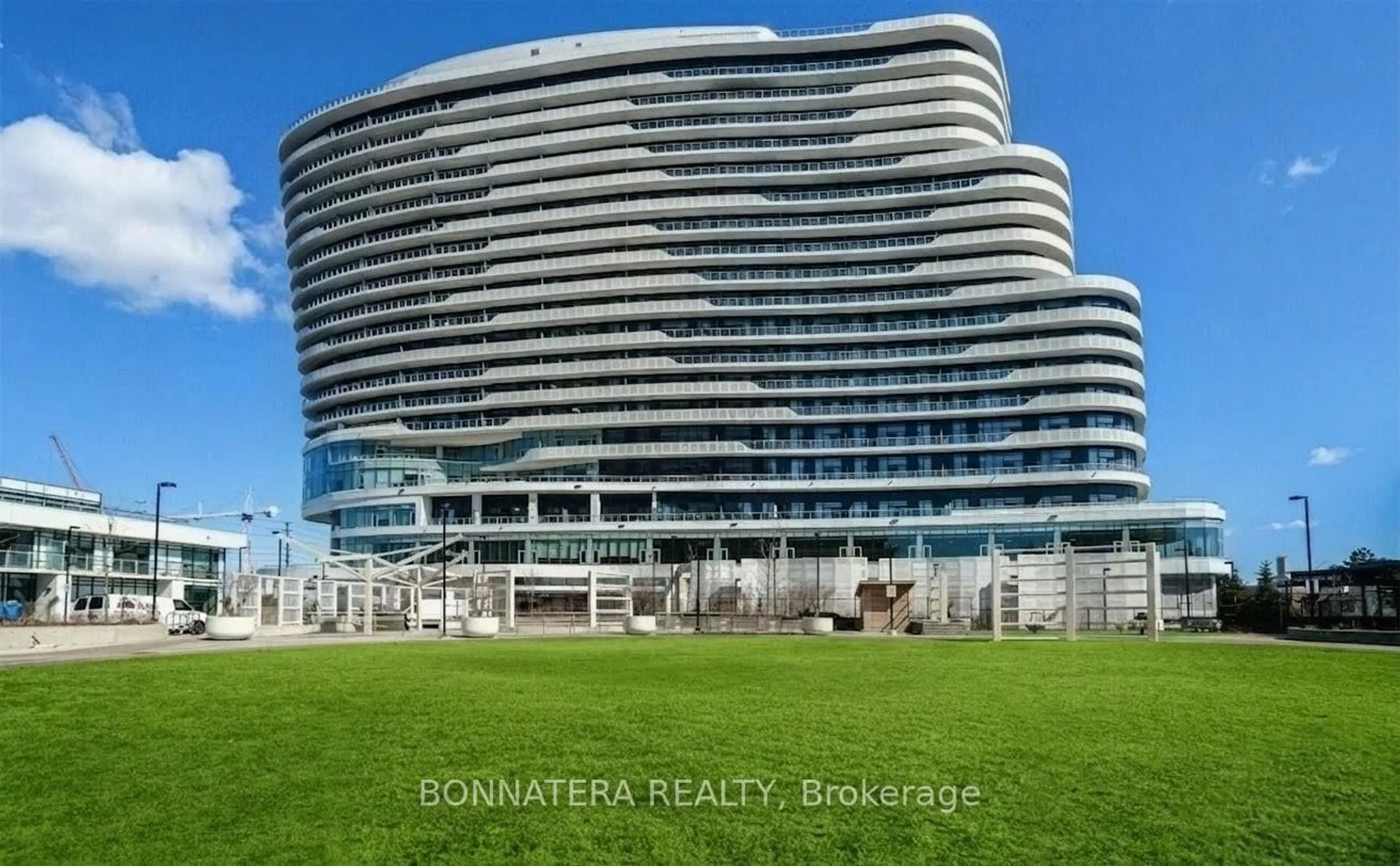 Blurry image for 2520 Eglinton Ave #1801, Mississauga Ontario L5M 0Y2