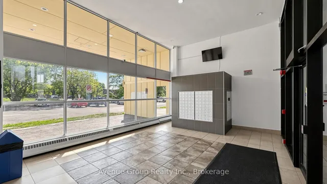 4673 Jane St #417, Toronto 3