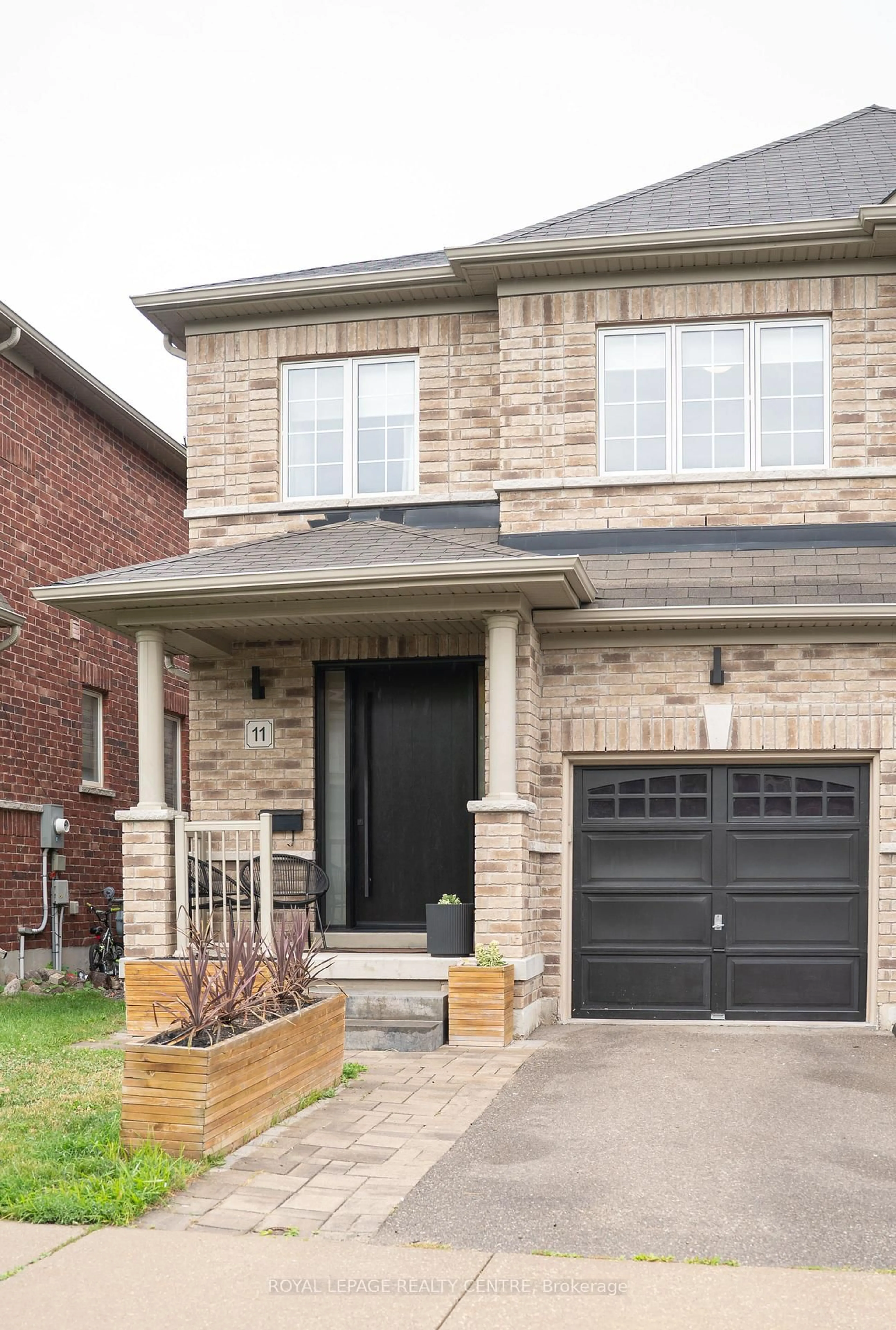 Home with brick exterior material, street for 11 Falling Leaf Dr, Caledon Ontario L7C 2Z3