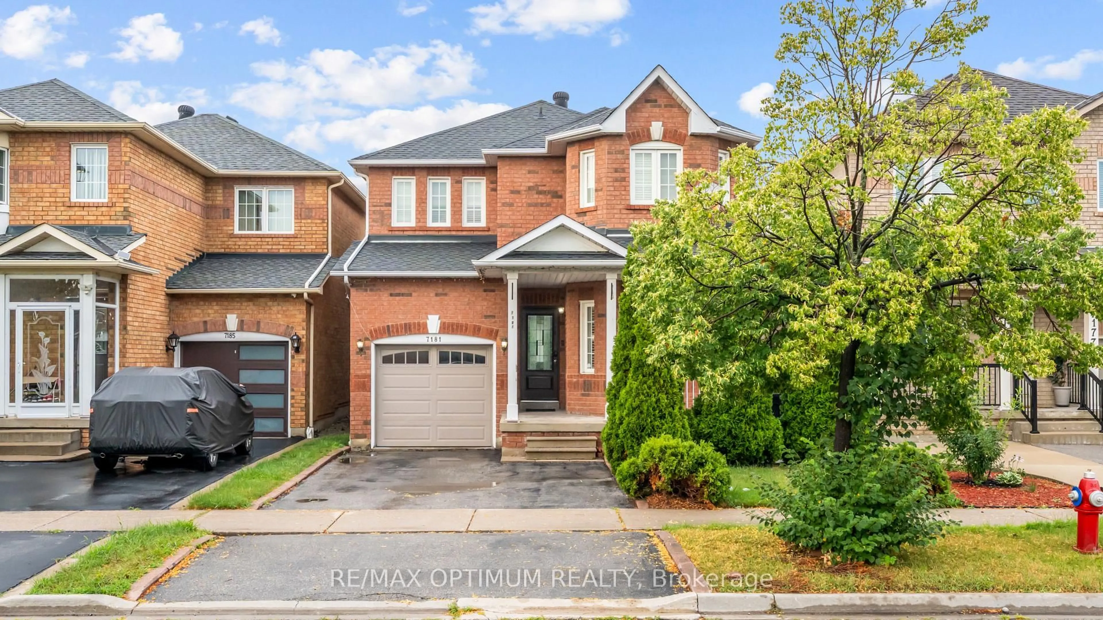 Home with brick exterior material, street for 7181 Tabbyman Walk, Mississauga Ontario L5W 1K4
