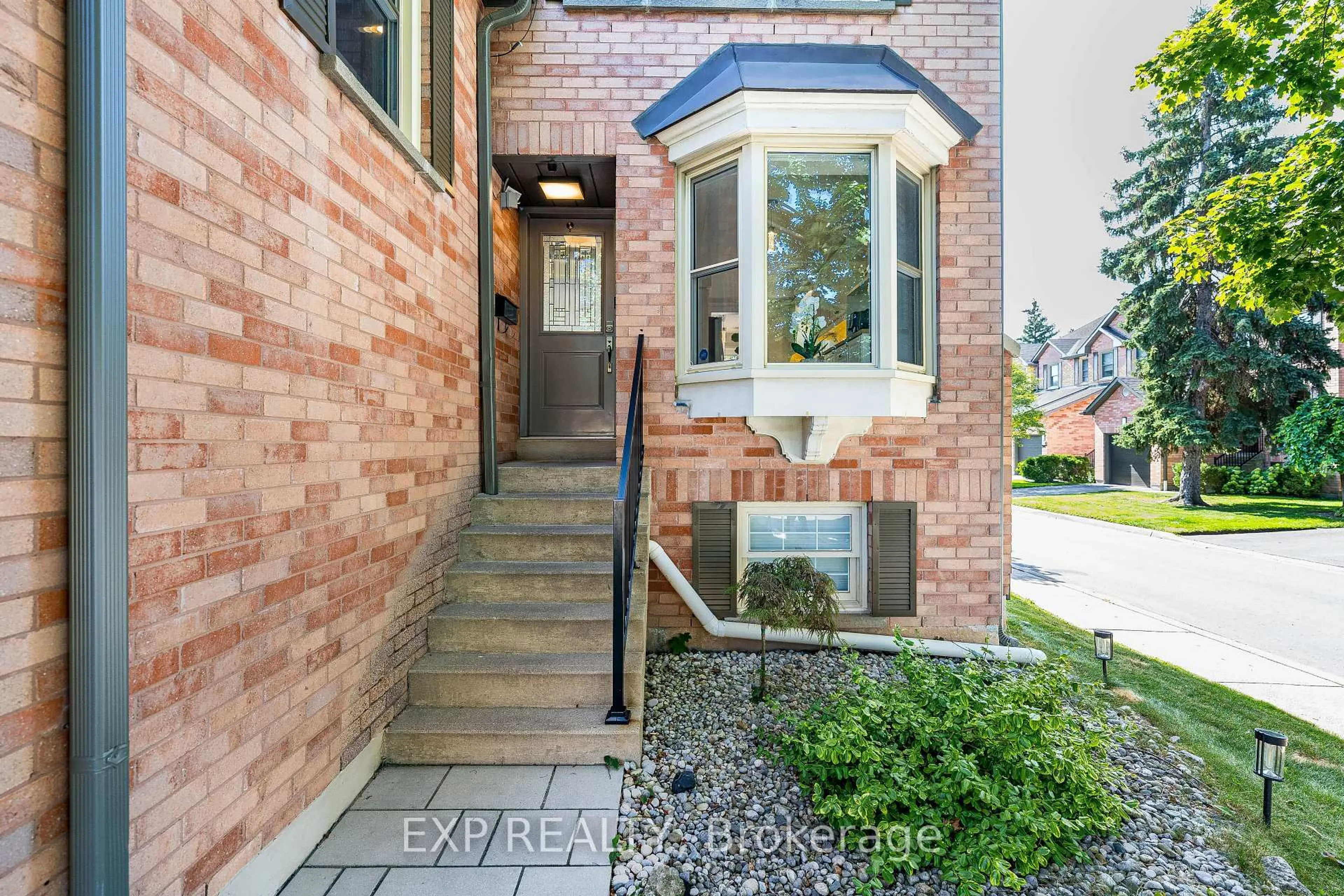 Home with brick exterior material, street for 2915 Headon Forest Dr #44, Burlington Ontario L7M 3Z6