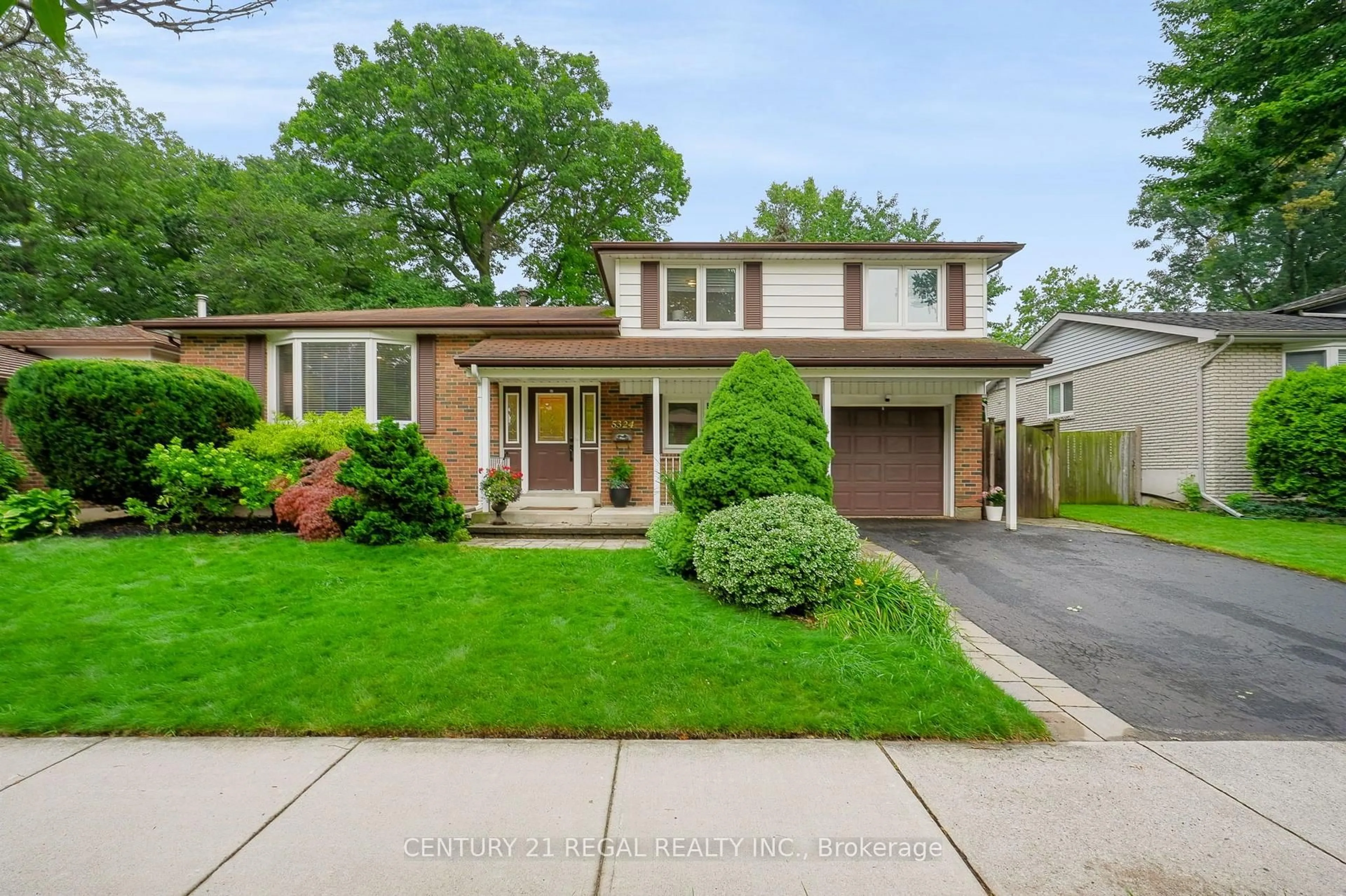 Home with brick exterior material, street for 5324 Linbrook Rd, Burlington Ontario L7L 3T9