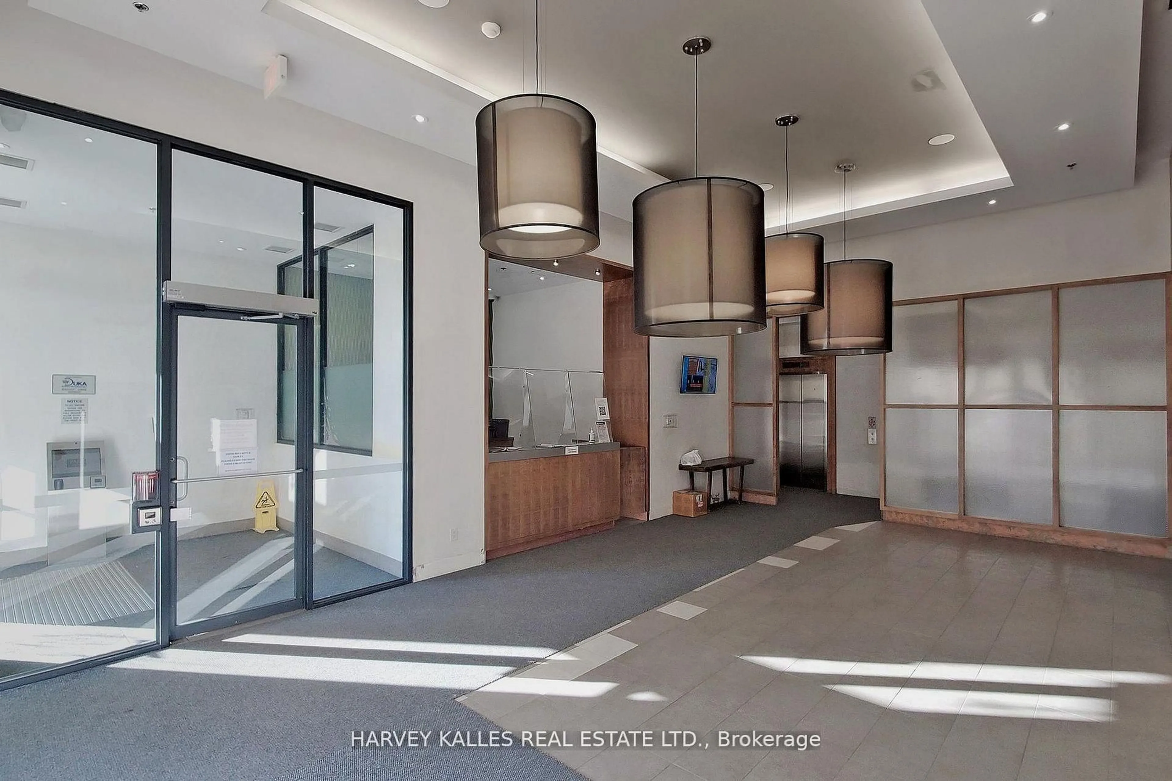 Indoor foyer for 4099 Brickstone Mews #505, Mississauga Ontario L5B 0G2