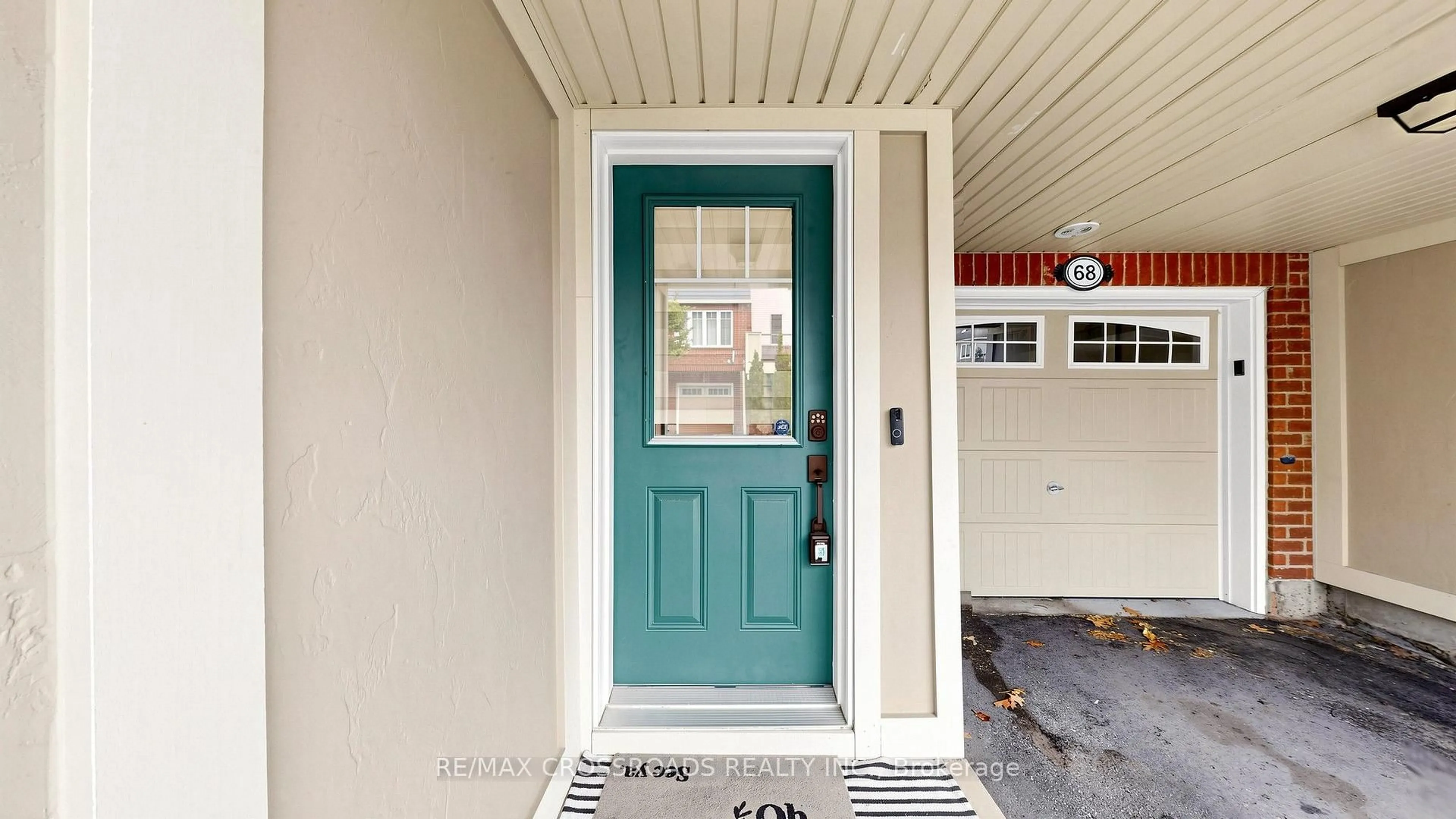 Indoor entryway for 6020 Derry Rd, Milton Ontario L9T 8L6