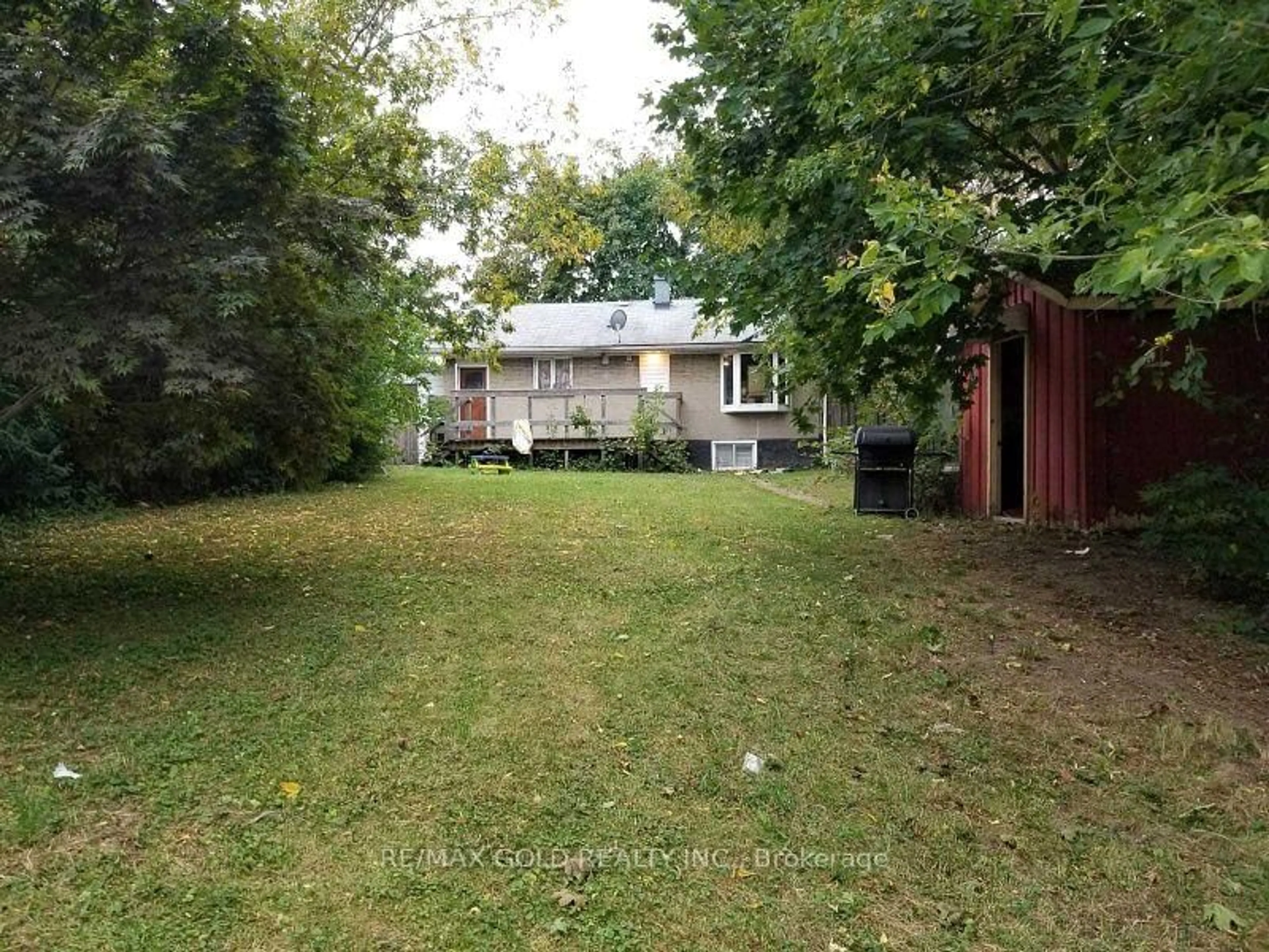 A pic from outside/outdoor area/front of a property/back of a property/a pic from drone, unknown for 11 Mclaughlin Rd, Brampton Ontario L6X 1Y4