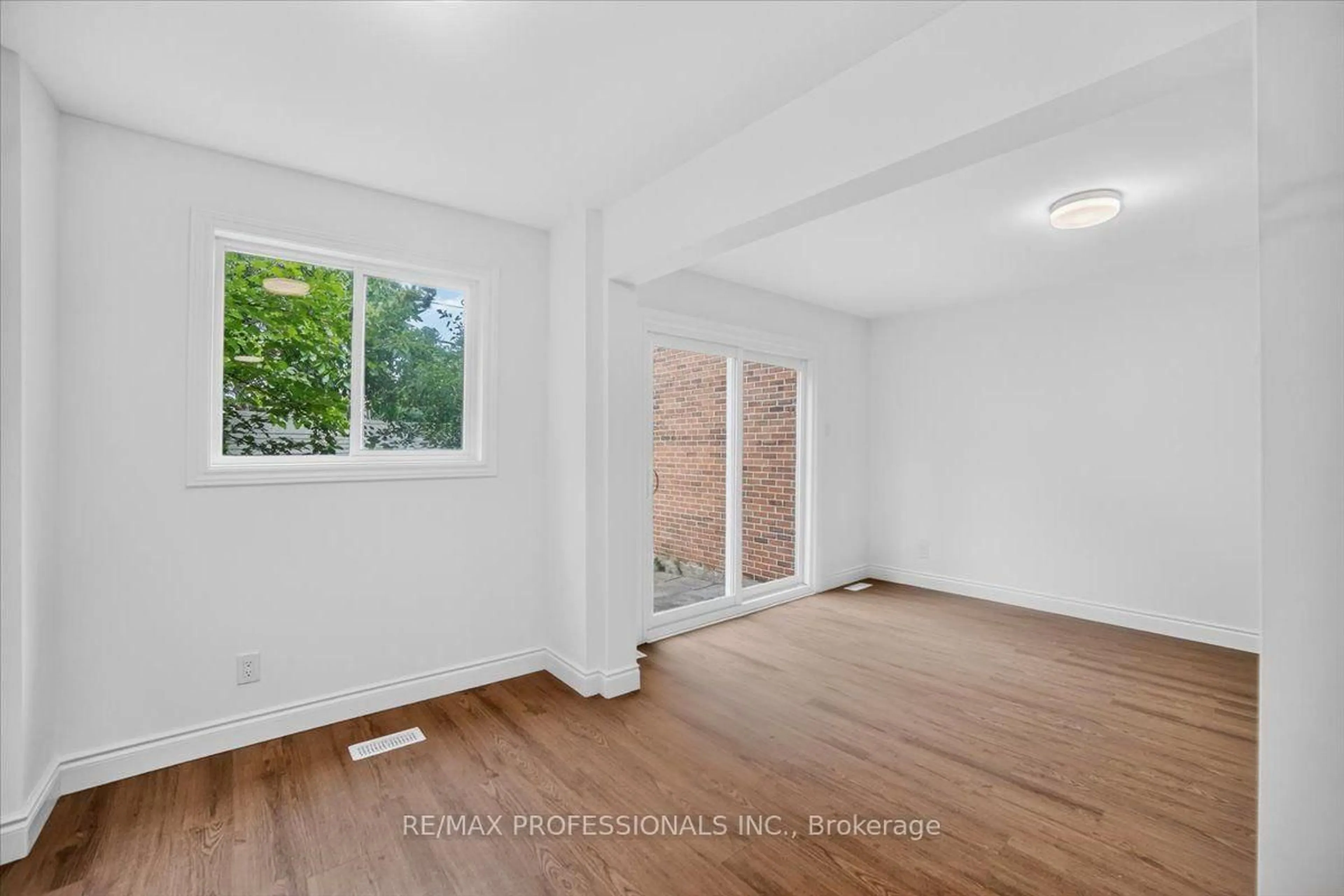 A pic of a room for 2687 Bromsgrove Rd #6, Mississauga Ontario L5J 4C6