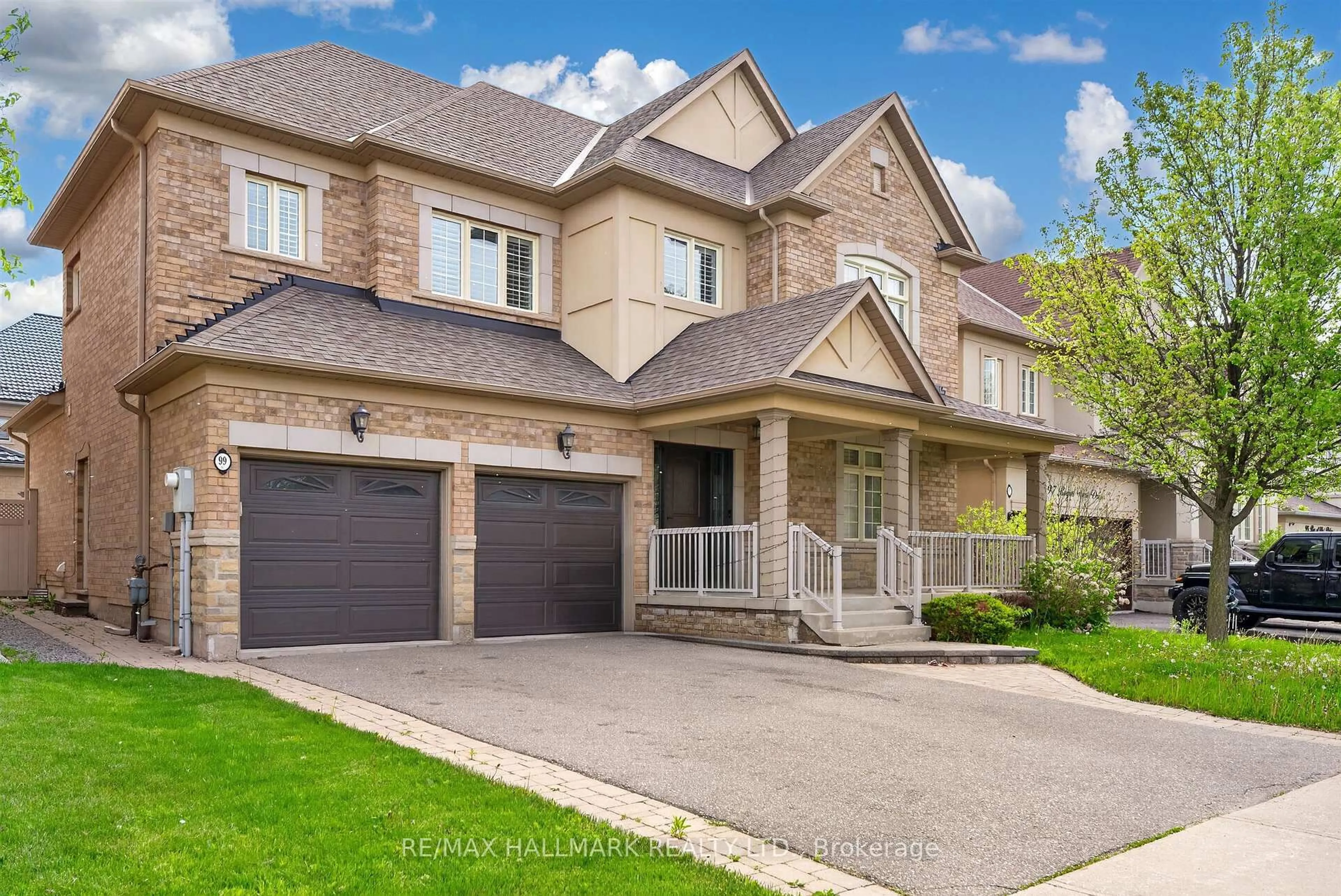 Home with brick exterior material, street for 99 Royal West Dr, Brampton Ontario L6X 0Z8