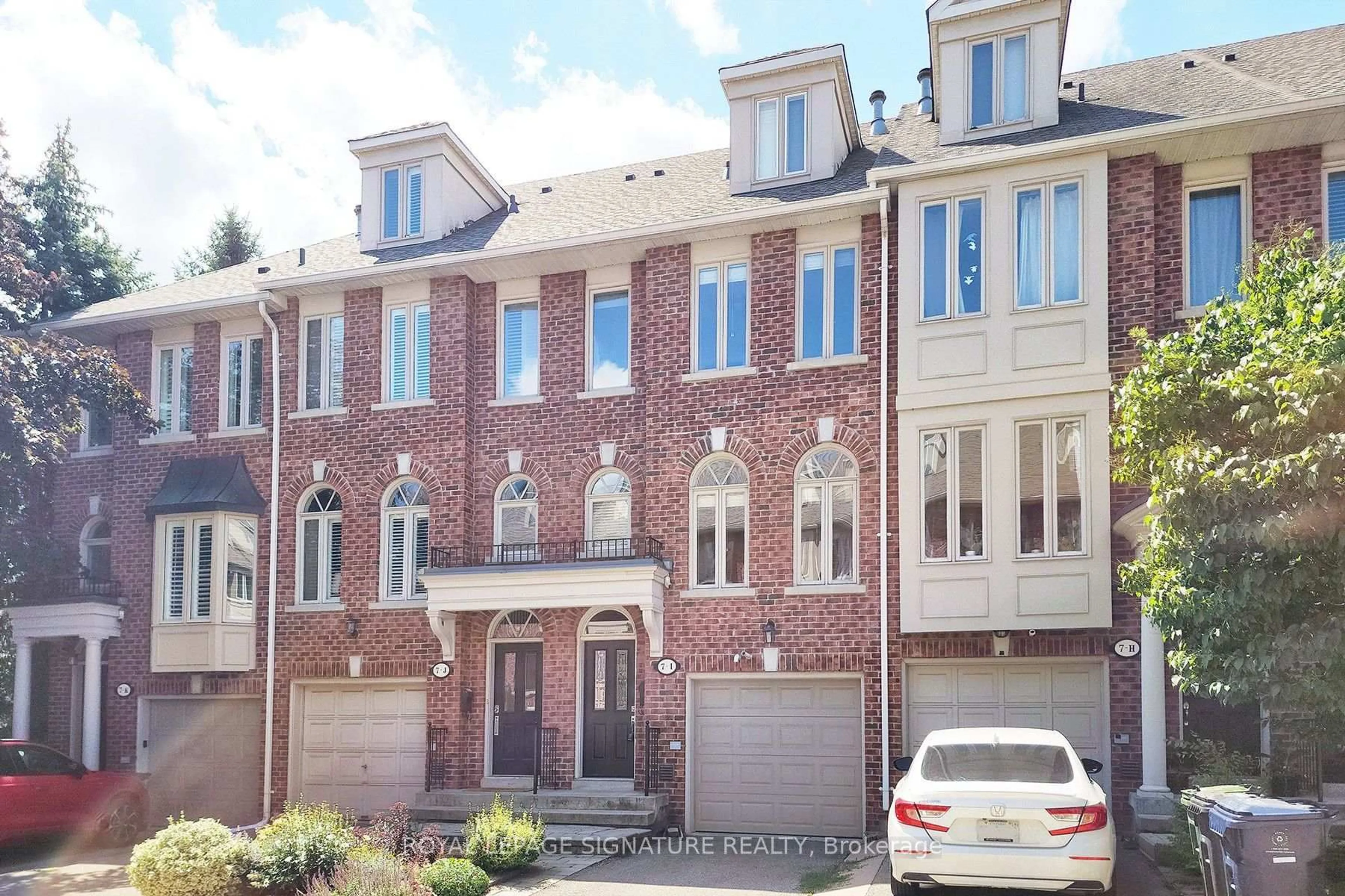 Home with brick exterior material, street for 7-I Brussels St, Toronto Ontario M8Y 1H2