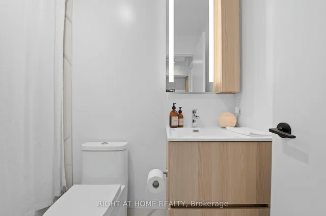 220 Missinnihe Way #403, Mississauga 4
