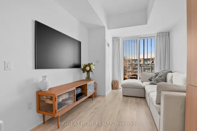 220 Missinnihe Way #403, Mississauga 5